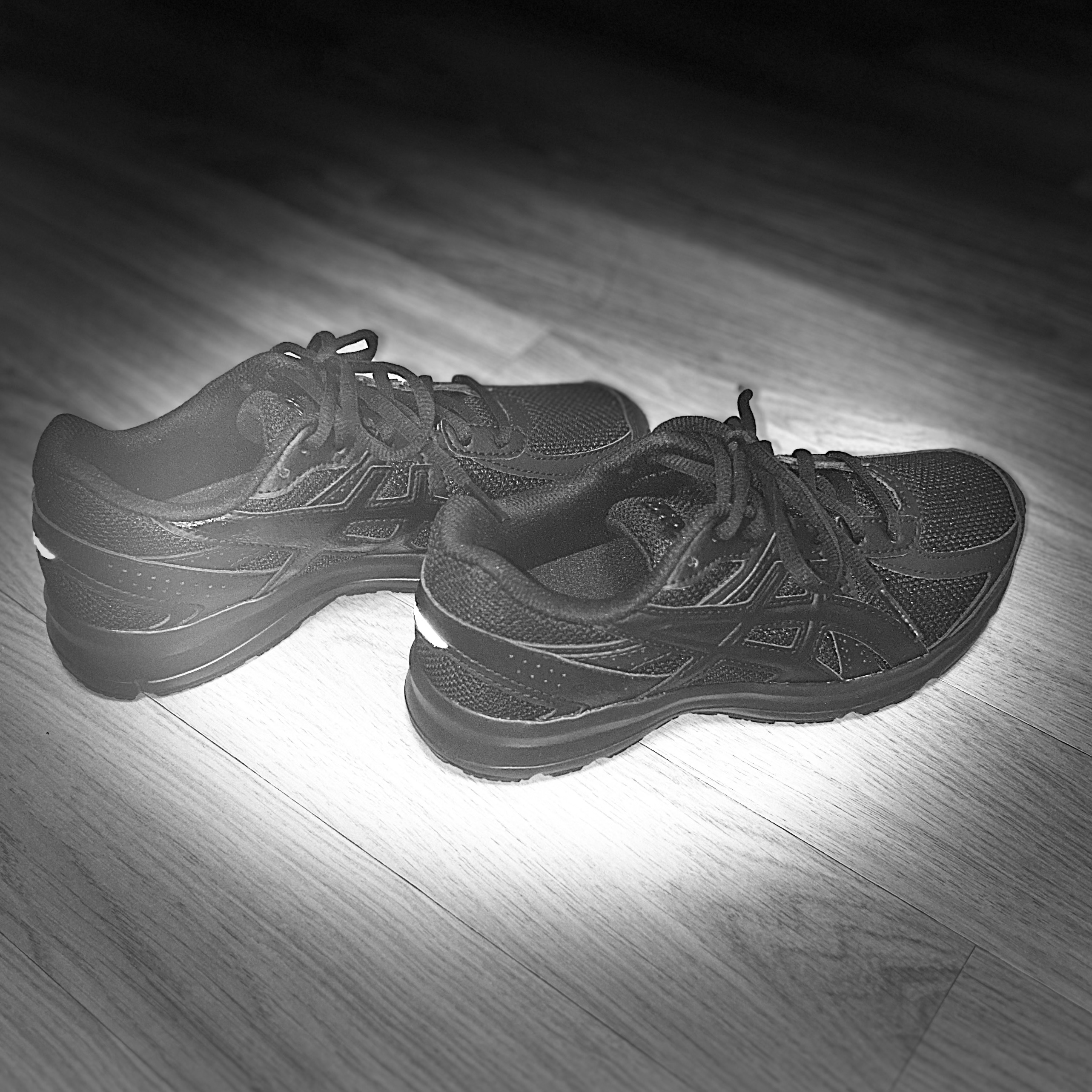 Asics Jog 100 S Black - 2E Wide 착용 스타일