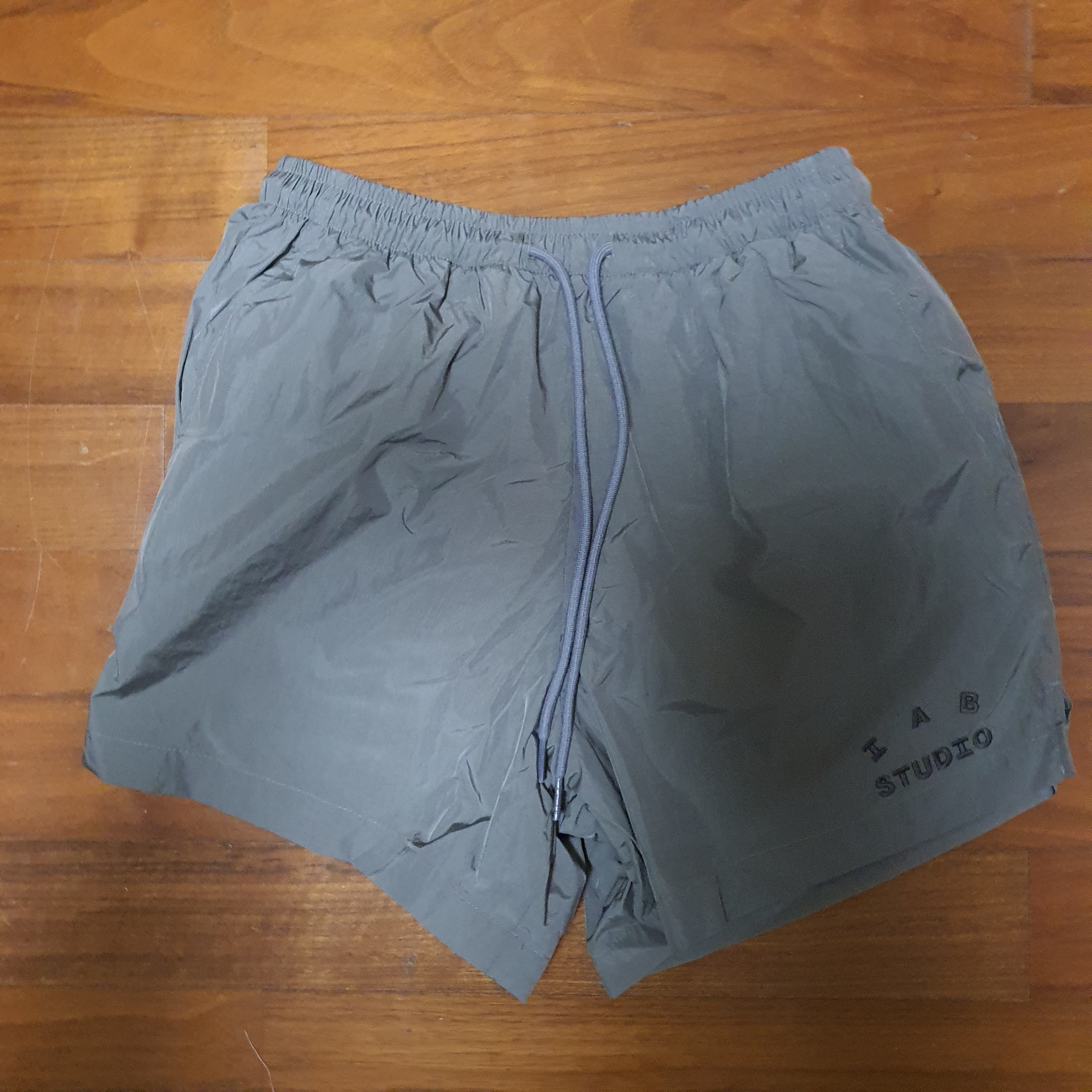 IAB Studio Woven Shorts Gray - 23FW 착용 스타일