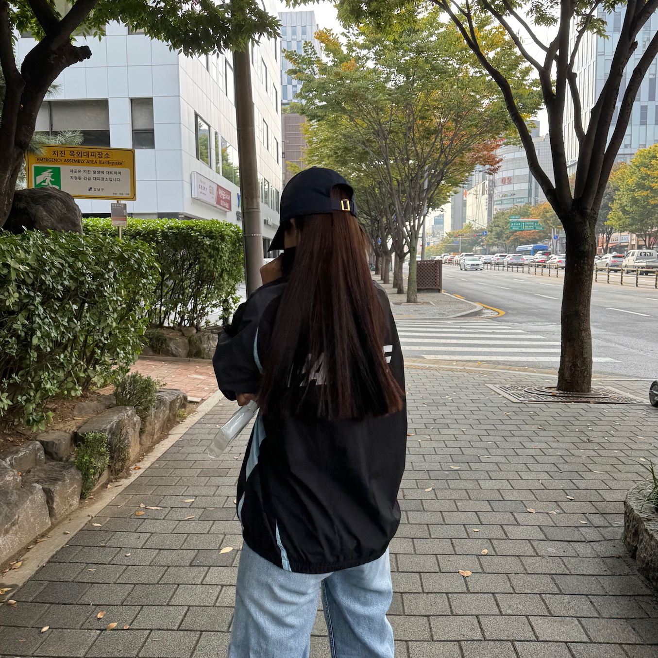 Fear of God The California Cement, (W) Celine Baseball Cap in Cotton Marine 착용 스타일 - 2