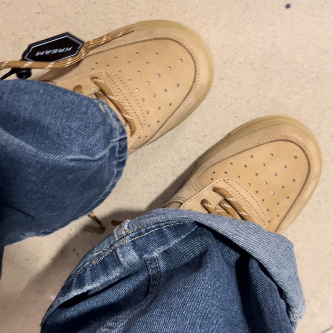 Nike Air Force 1 '07 WB Flax 착용 스타일