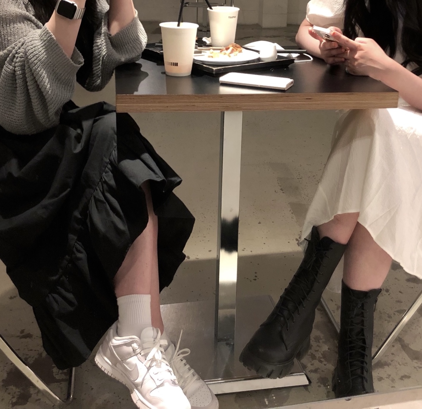 (W) Nike Dunk Low Venice, Gucci Horsebit 1955 Shoulder Bag Beige Ebony 착용 스타일 - 1