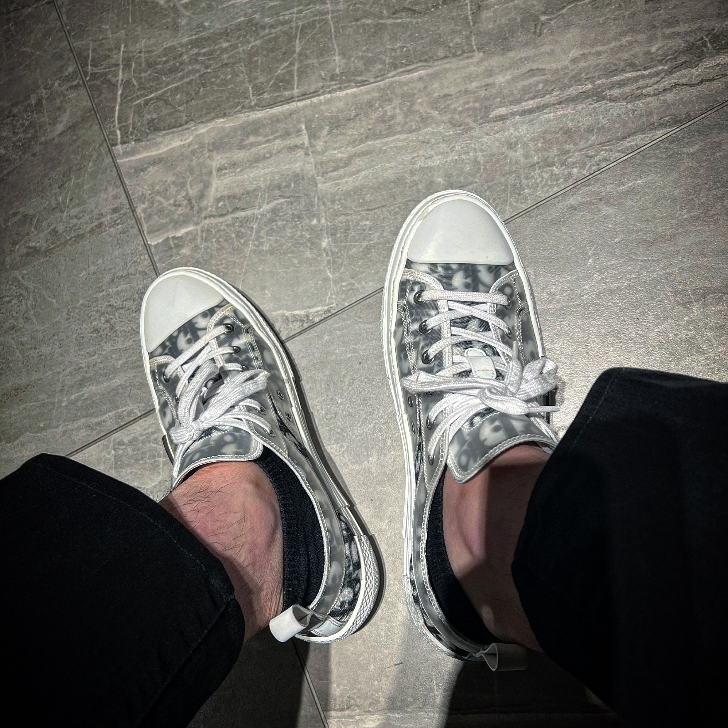 Dior B23 Low Dior Oblique White & Black 착용 스타일