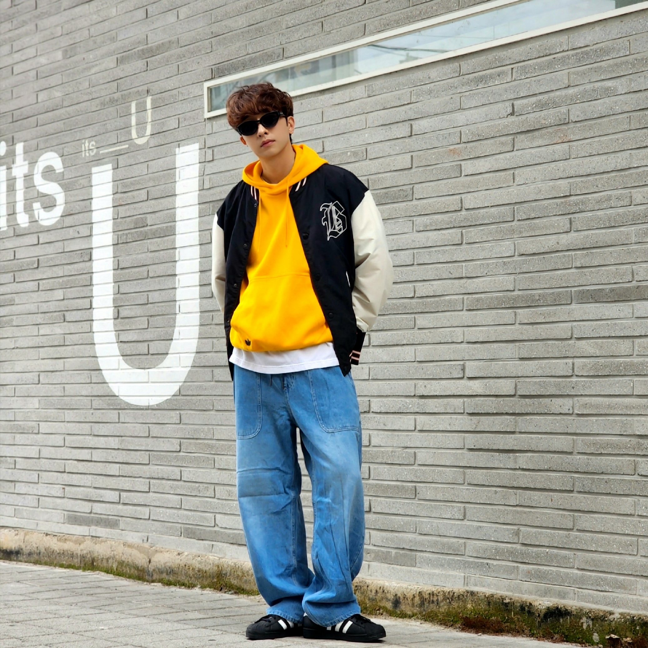 Adidas Superstar Core Black White 착용 스타일 - 4
