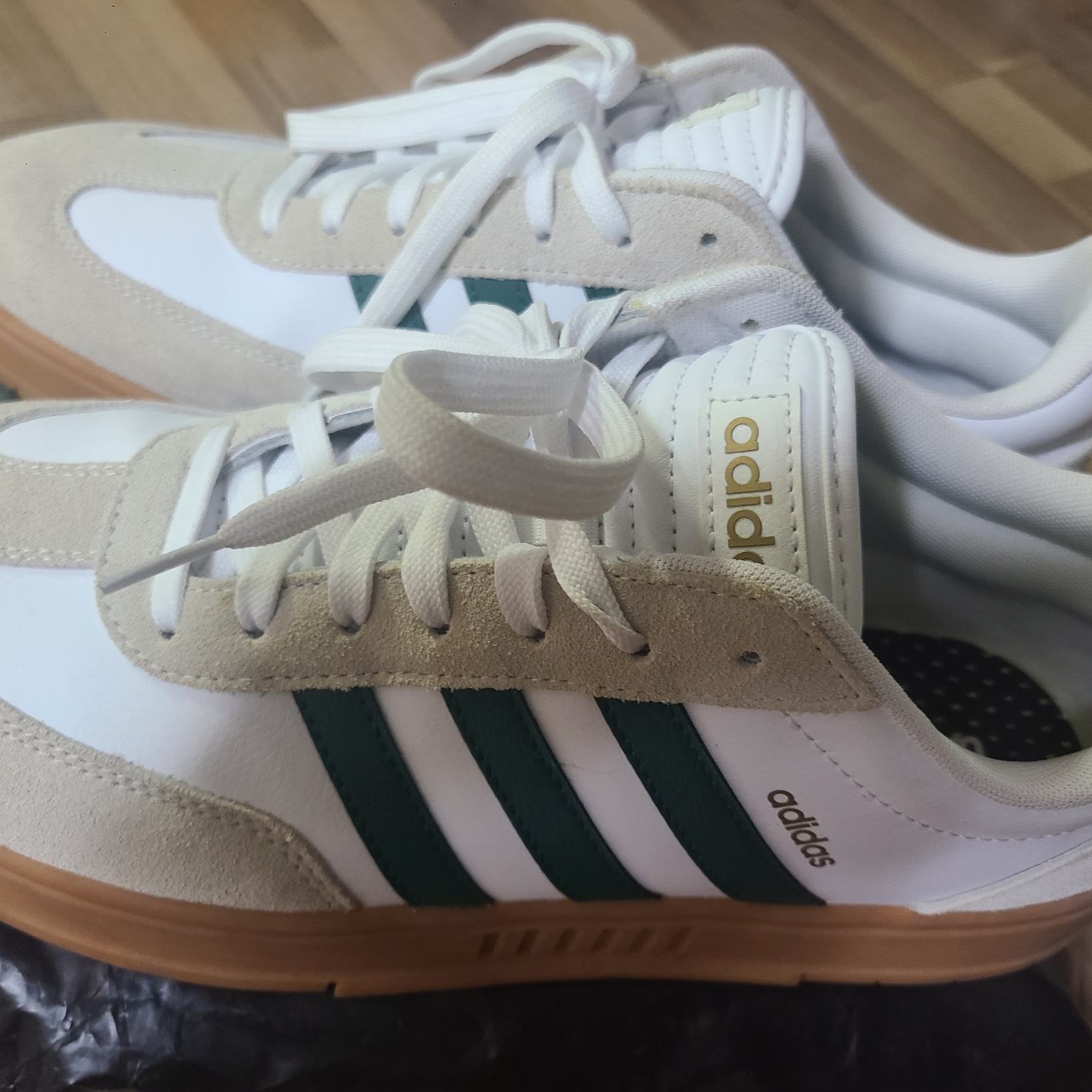 Adidas Gradas Collegiate Green 착용 스타일