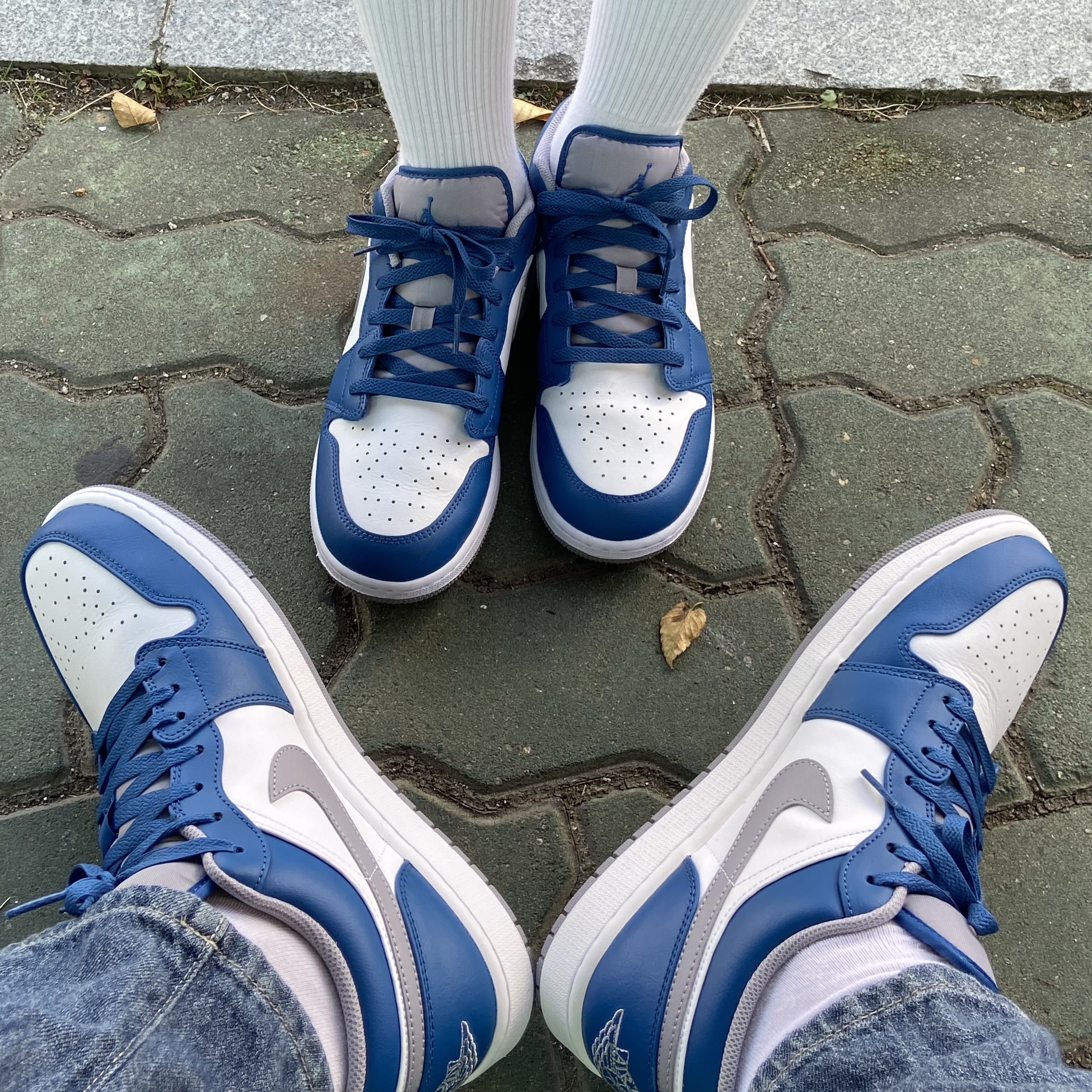 Jordan 1 Low True Blue Cement Grey, (GS) Jordan 1 Low True Blue Cement Grey 착용 스타일 - 1