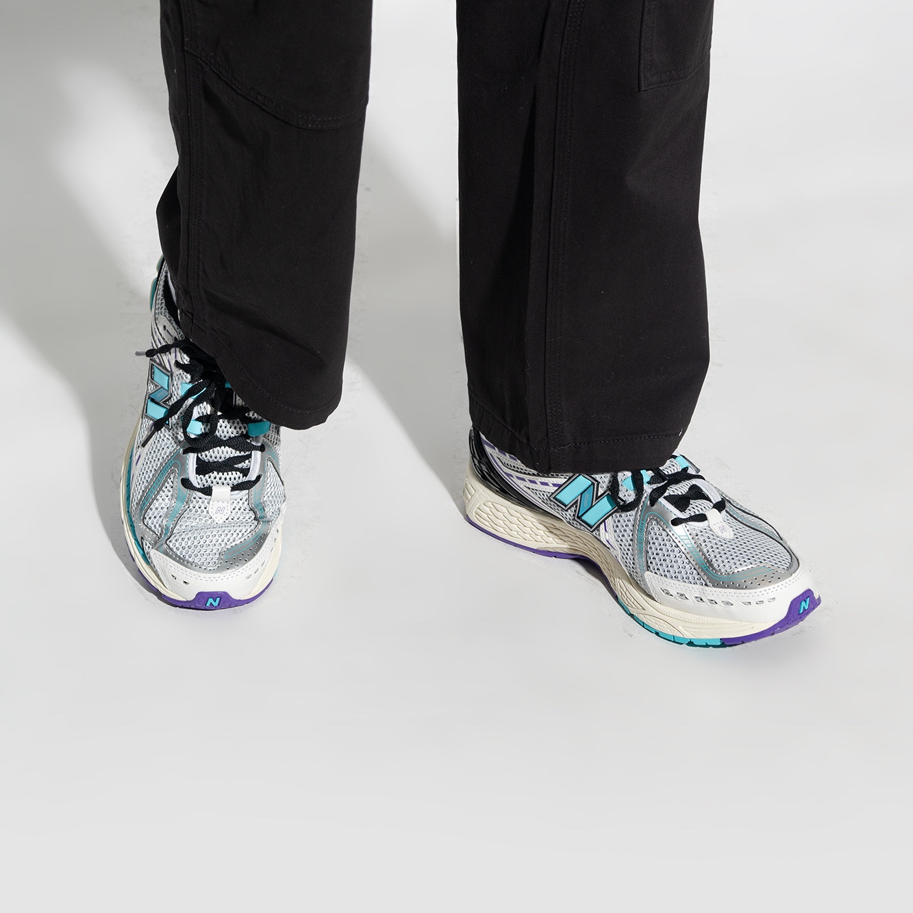 New Balance 1906R White Virtual Blue 착용 스타일