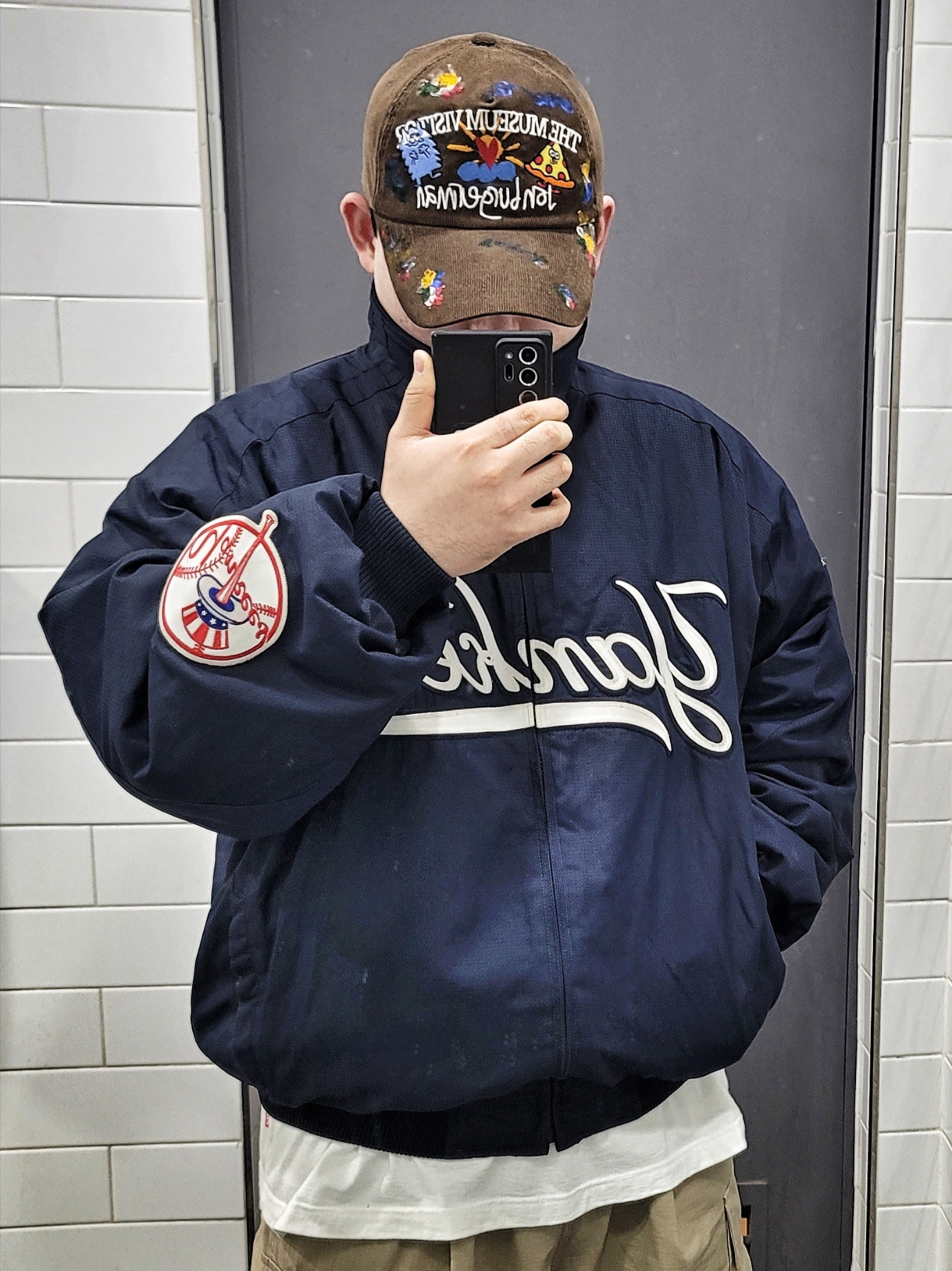 The Museum Visitor x Jon Burgerman Hand Painted Pizza & Poch Corduroy Ball Cap Brown 착용 스타일