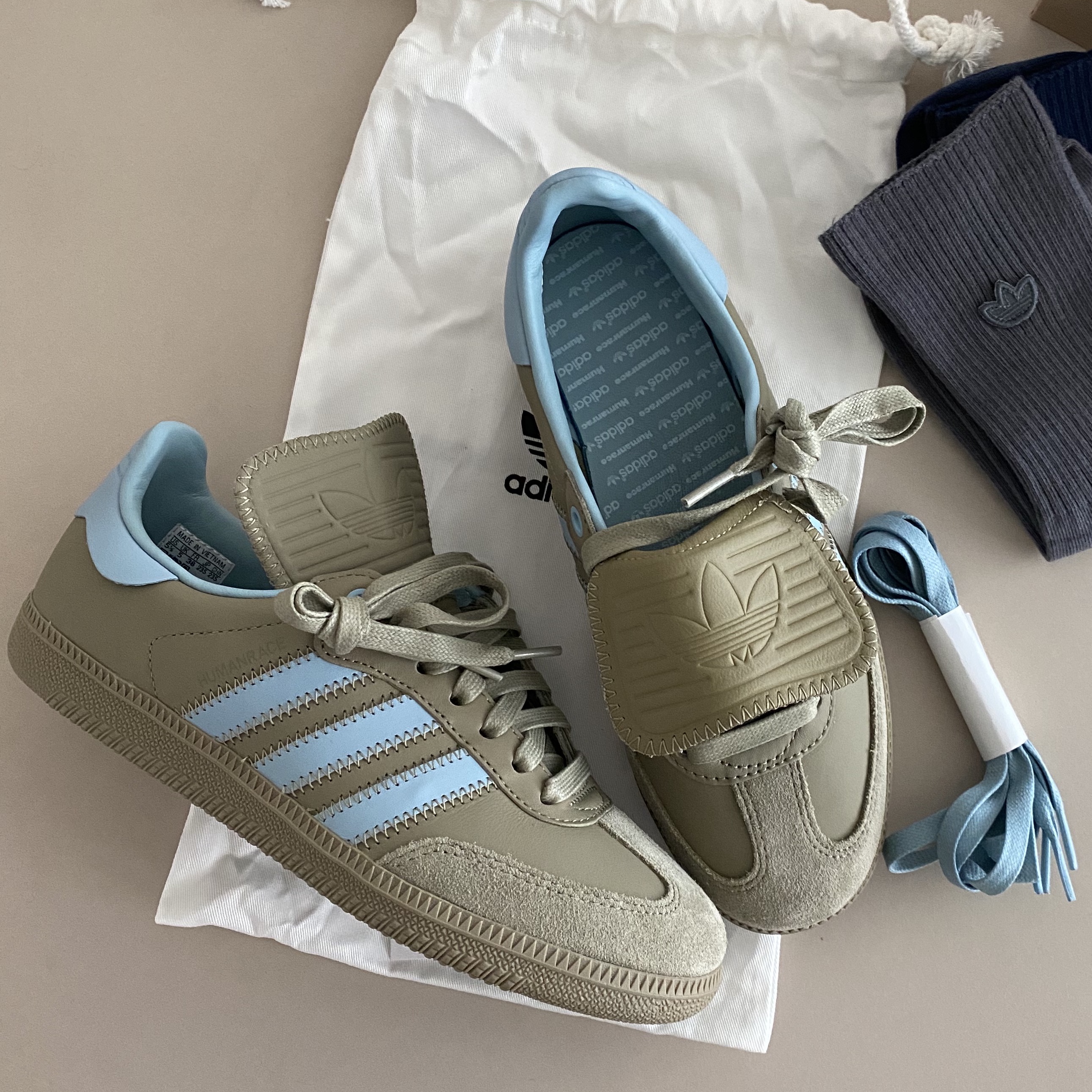 Adidas x Pharrell Williams Humanrace Samba Orbit Green Ash Grey 착용 스타일 - 3