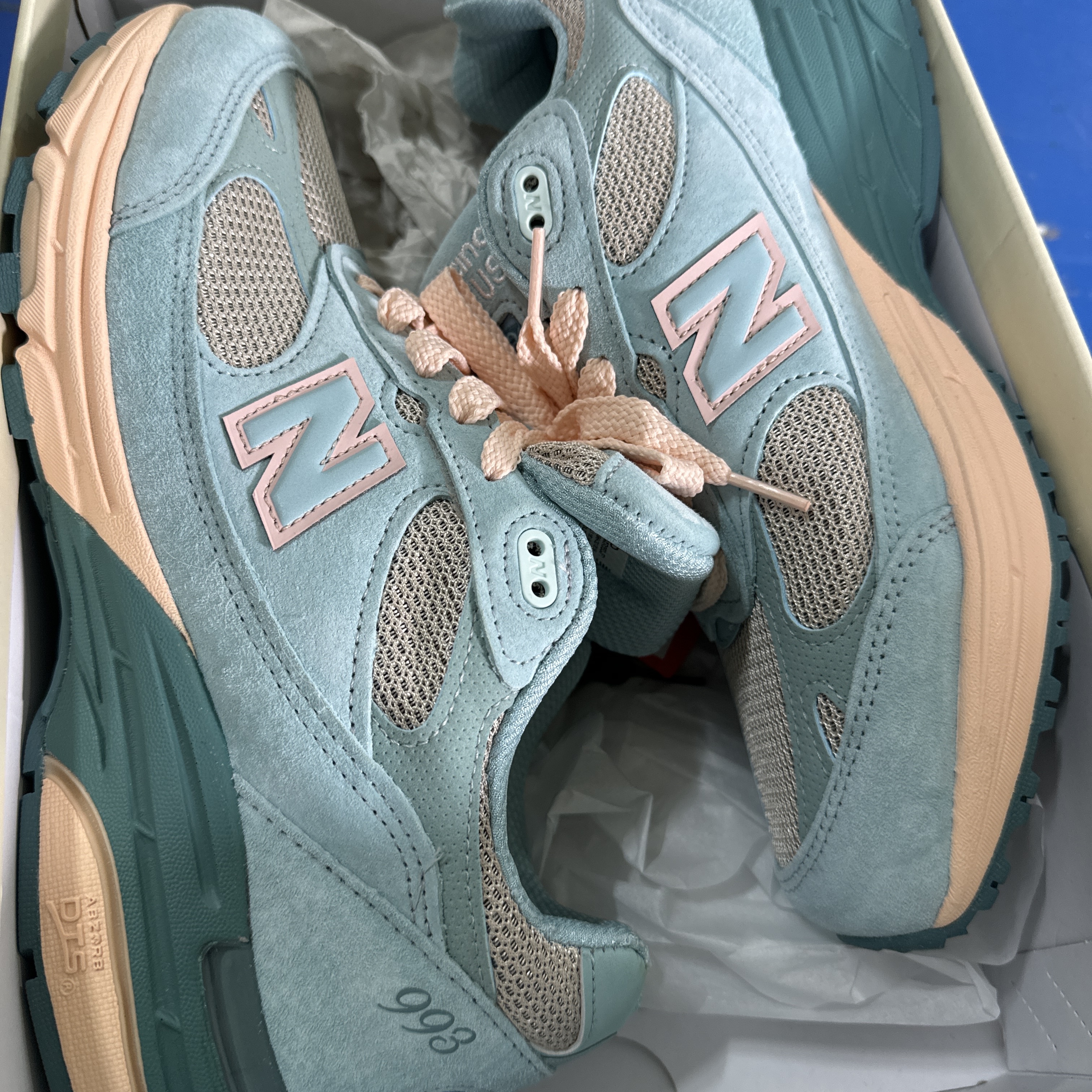 New Balance x Joe Freshgoods 993 Made in USA Arctic Blue 착용 스타일 - 1