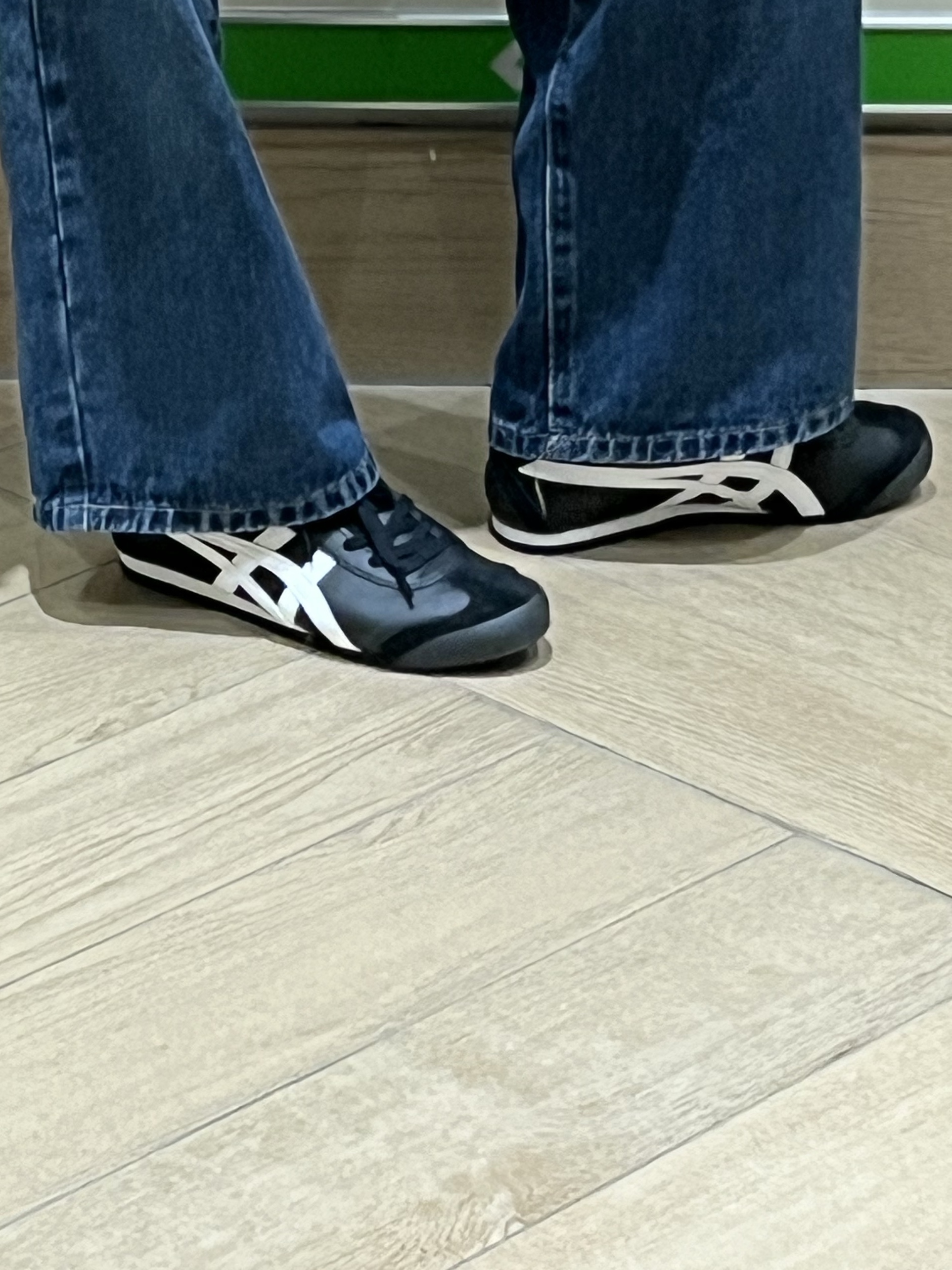 Onitsuka Tiger Mexico 66 Black White 착용 스타일 - 4