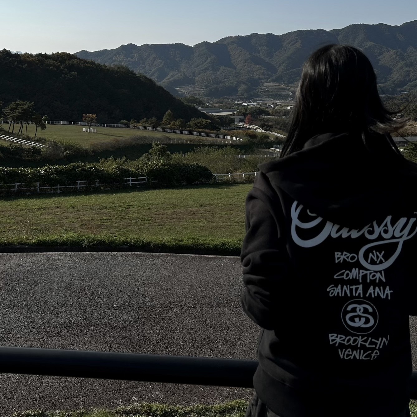 Stussy World Tour Zip Hoodie Black 2023 착용 스타일