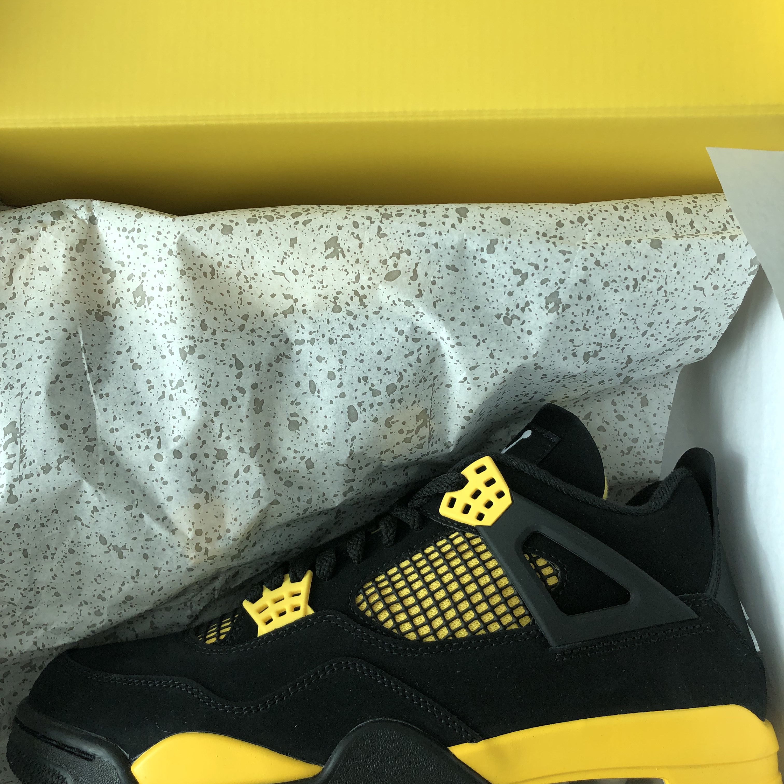 Jordan 4 Retro Thunder 2023 착용 스타일 - 3