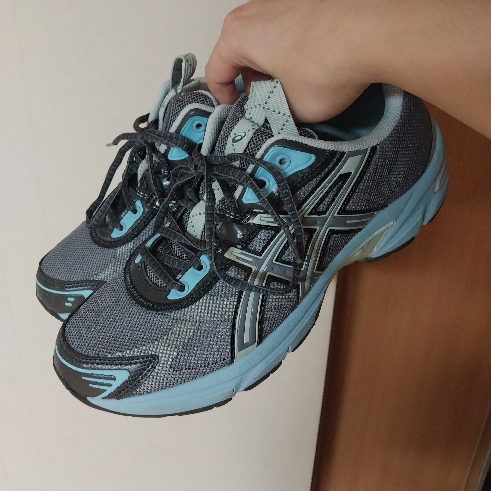 Asics UB2-S Gel-1130 Metropolis Lichen Rock 착용 스타일