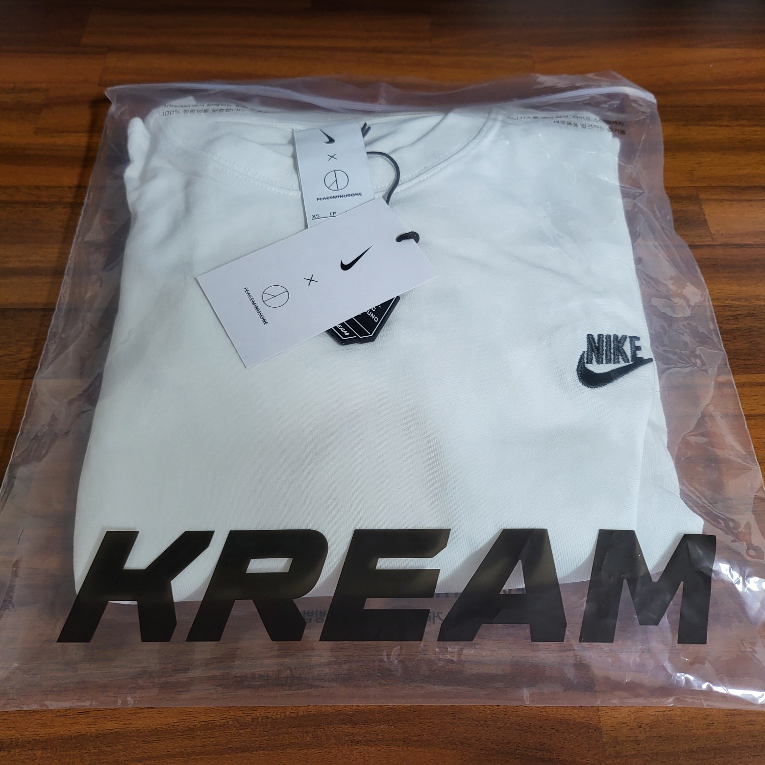 Nike x Peaceminusone LS T-Shirt White (DR0098-100) 착용 스타일