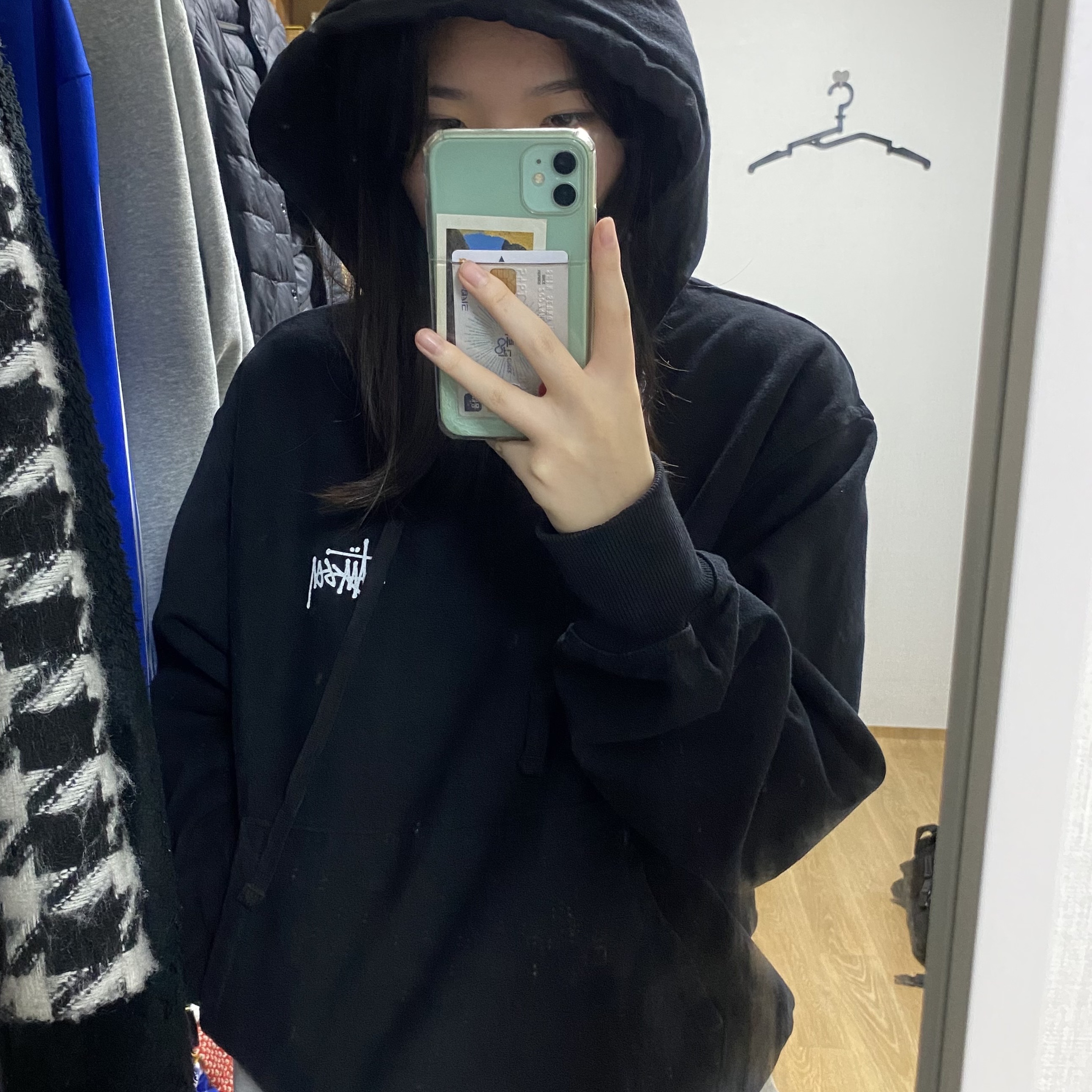 Stussy Basic Stussy Pigment Dyed Hoodie Black 착용 스타일 - 1