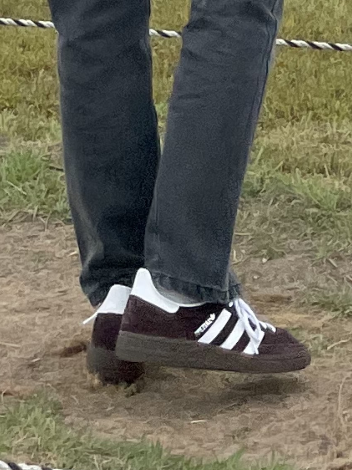 Adidas Spezial Handball Shadow Brown White 착용 스타일 - 4