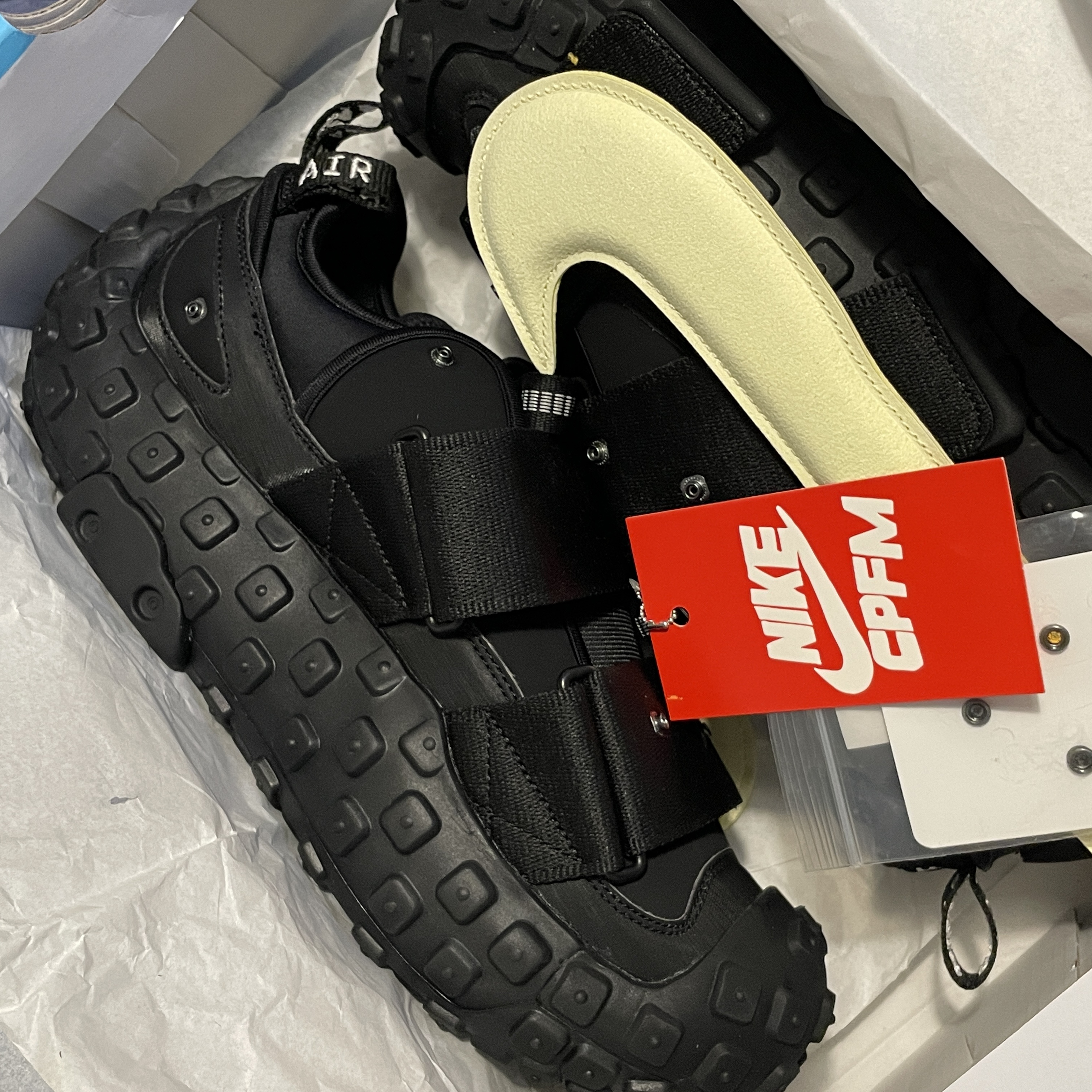 Nike x Cactus Plant Flea Market Air Flea 2 Black Alabaster 착용 스타일 - 1