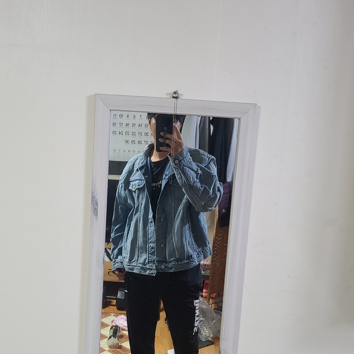 Yeezy Gap Engineered By Balenciaga Padded Denim Jacket Blue 착용 스타일 - 2