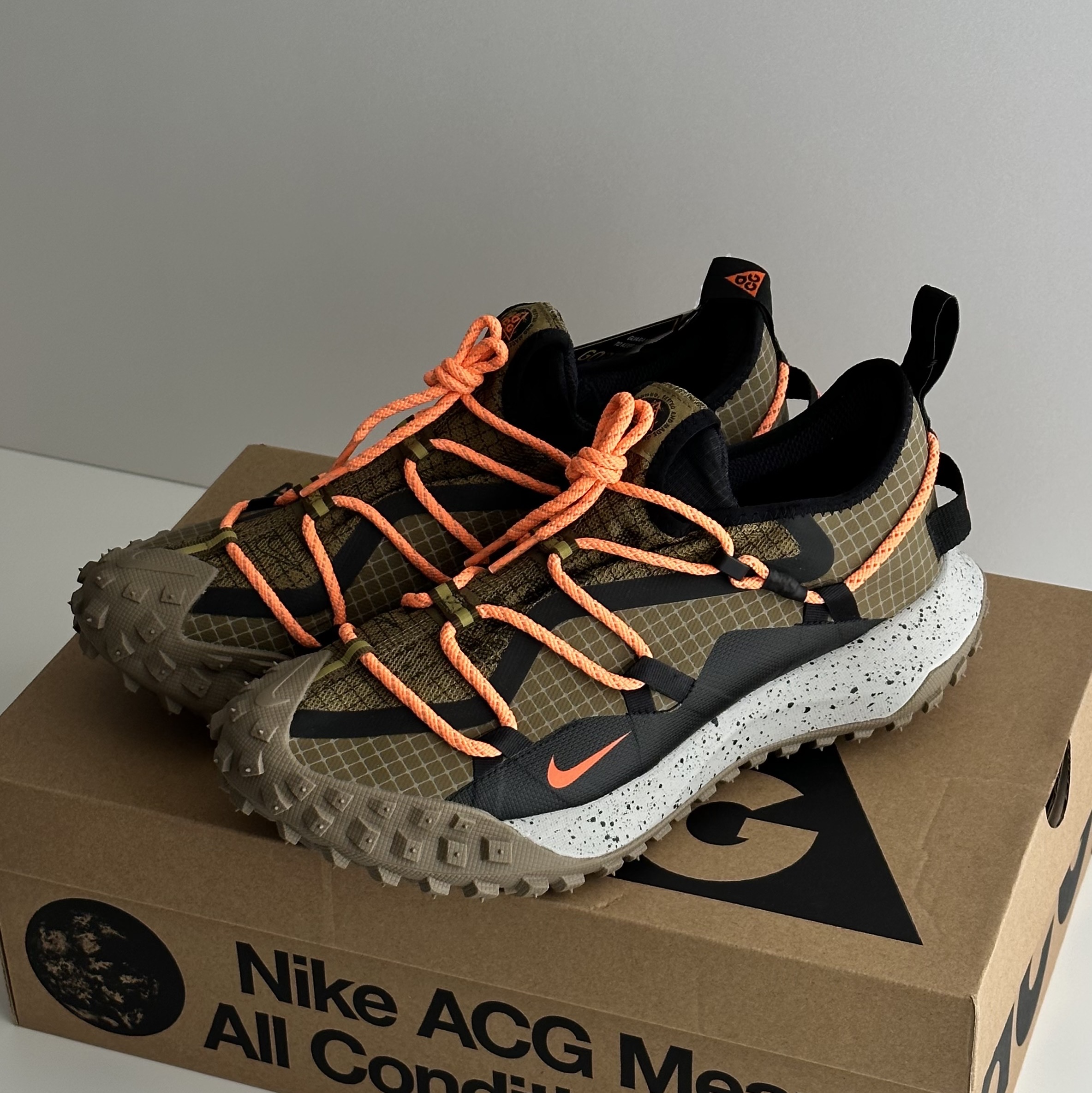 Nike ACG Mountain Fly Low Gore-Tex SE Hazel Rush 착용 스타일 - 1