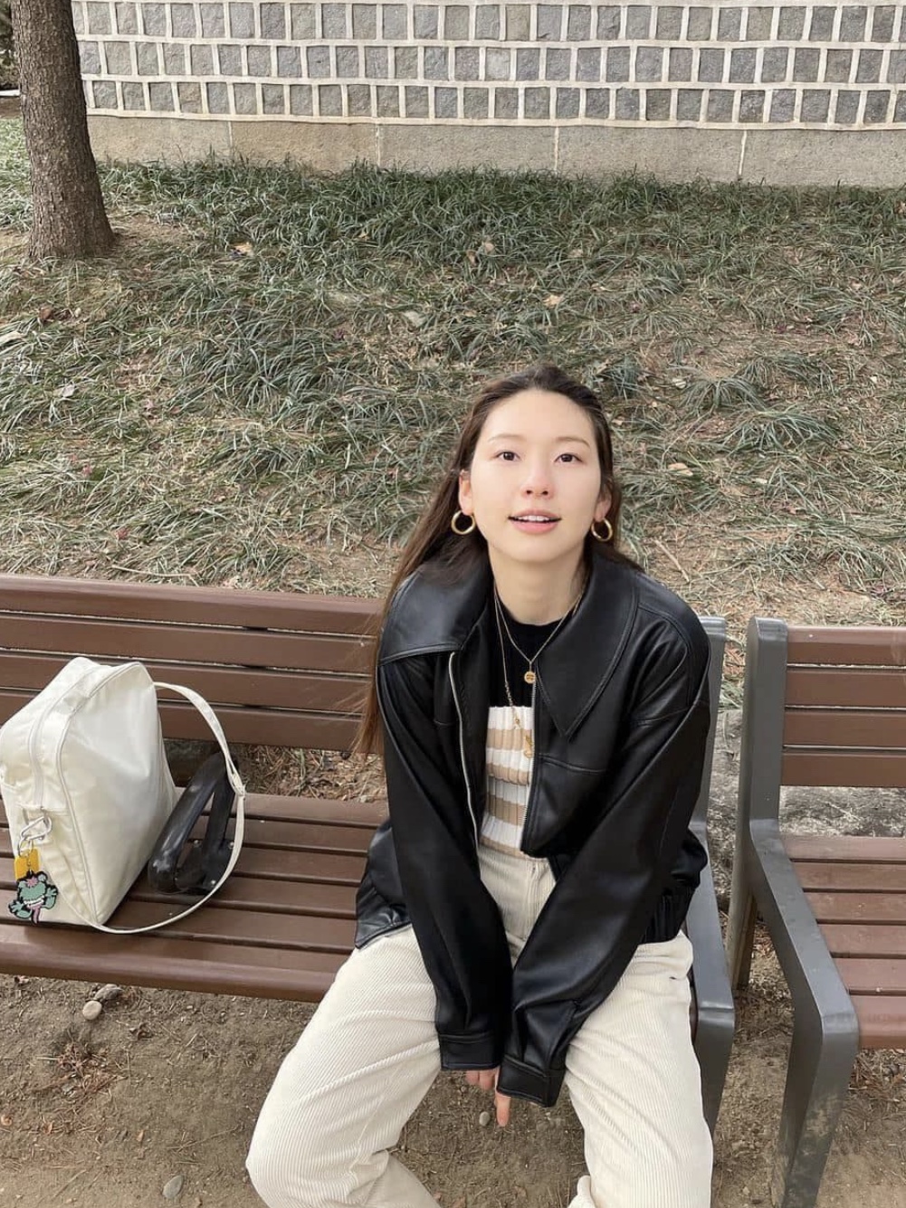 Zara Leather Bomber Jacket Black, Supreme Gore-Tex Infinium Windstopper Leather Varsity Jacket Black - 23FW 착용 스타일 - 3