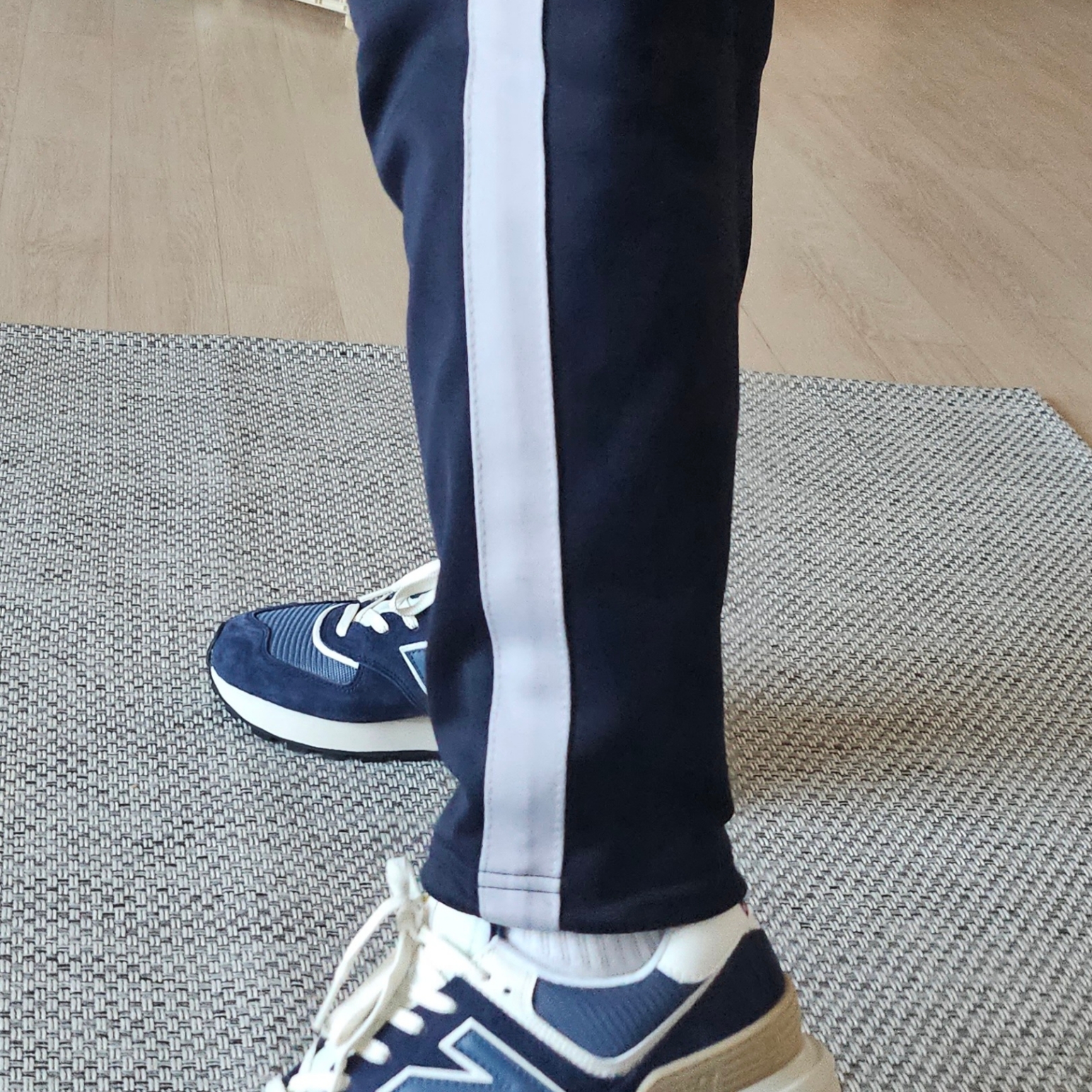 New Balance 574 Legacy Navy 착용 스타일 - 2