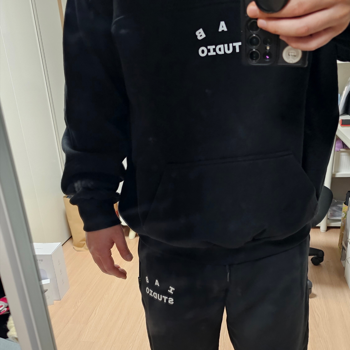 IAB Studio Sweatpants Black White - 23SS, IAB Studio Half Zip-Up Black White 착용 스타일 - 2