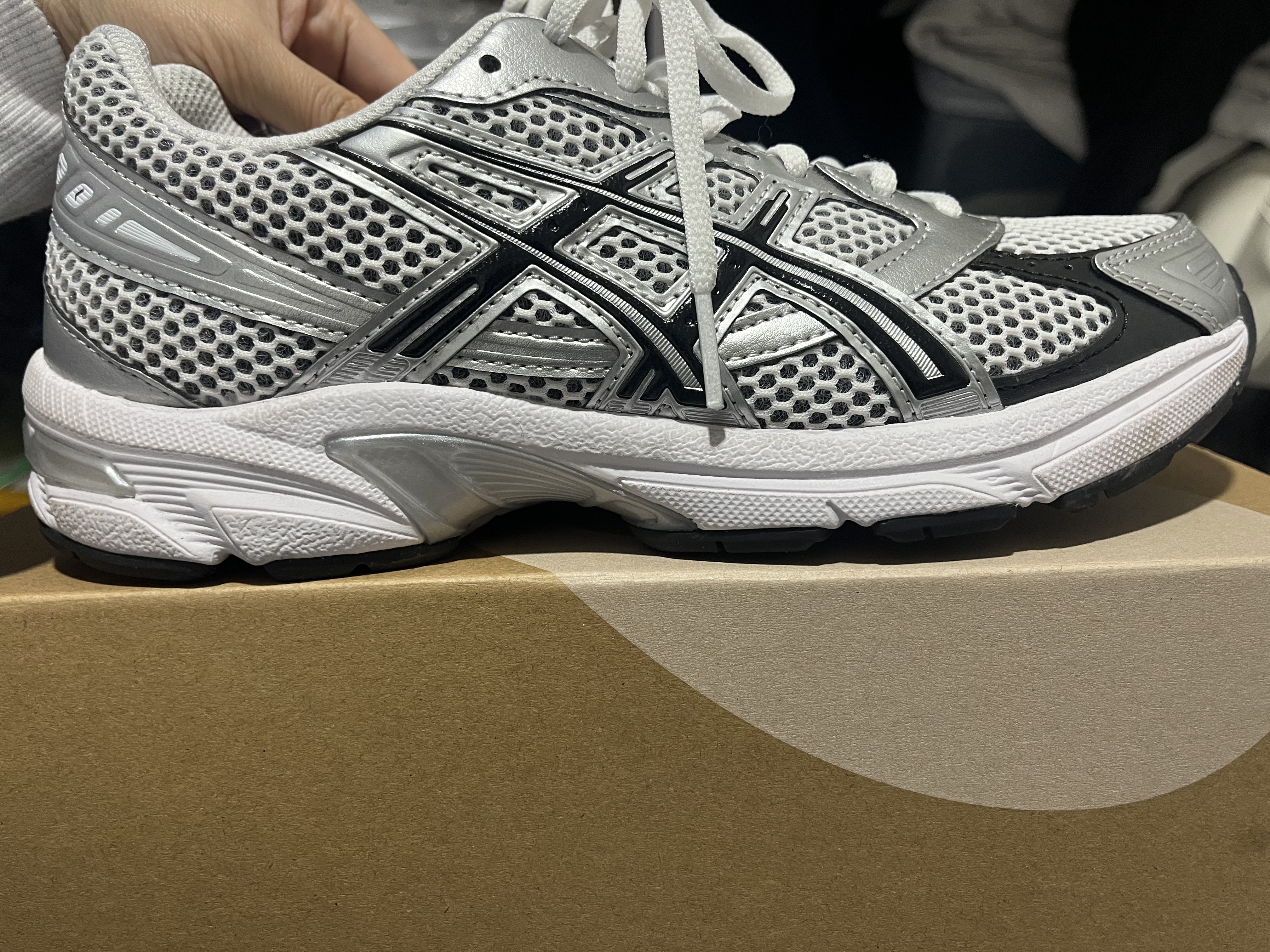Asics Gel-1130 White Black 착용 스타일