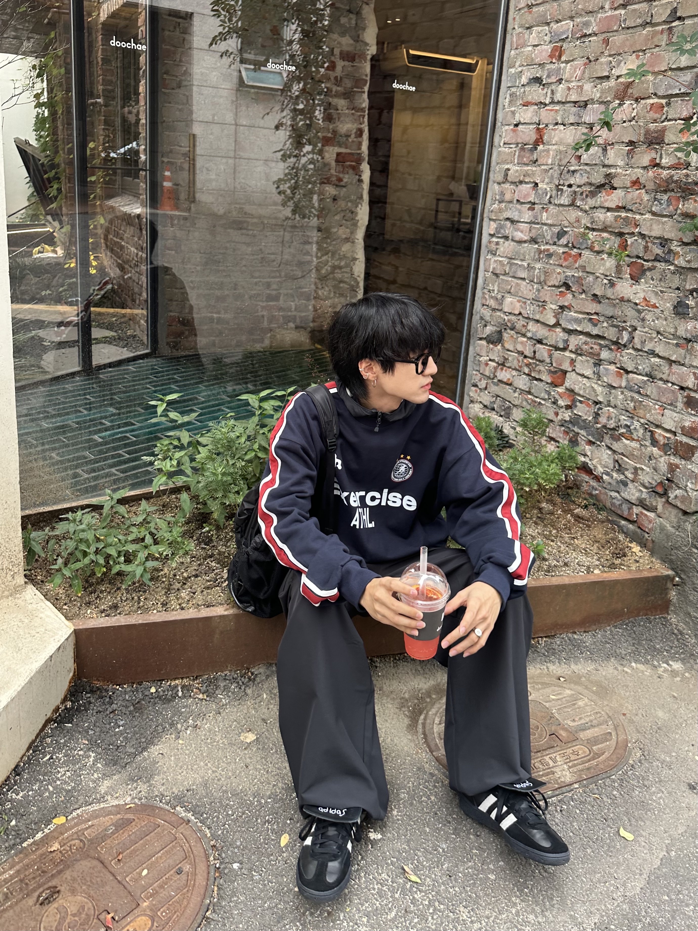 Adidas Spezial Handball Core Black Cloud White 착용 스타일 - 1