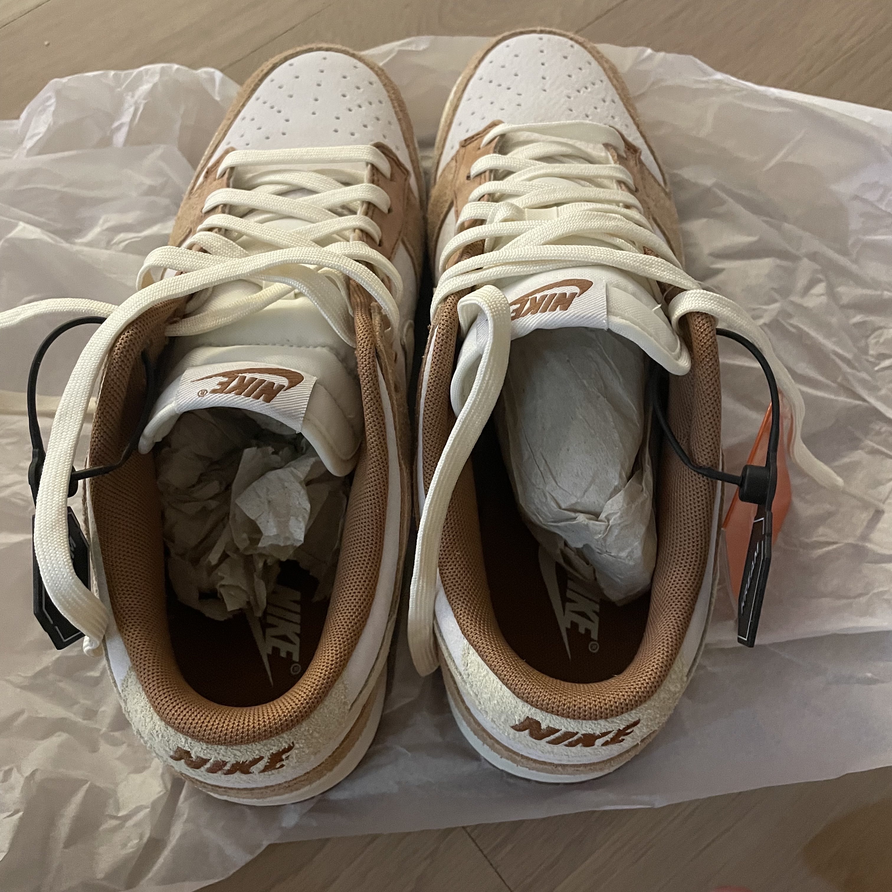 Nike Dunk Low Pro Premium Medium Curry 착용 스타일 - 3