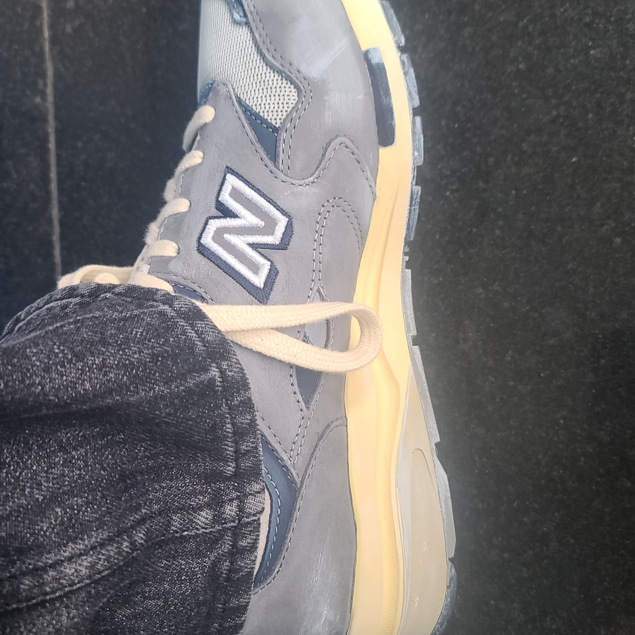 New Balance 1600 Premium Vintage Grey 착용 스타일 - 4