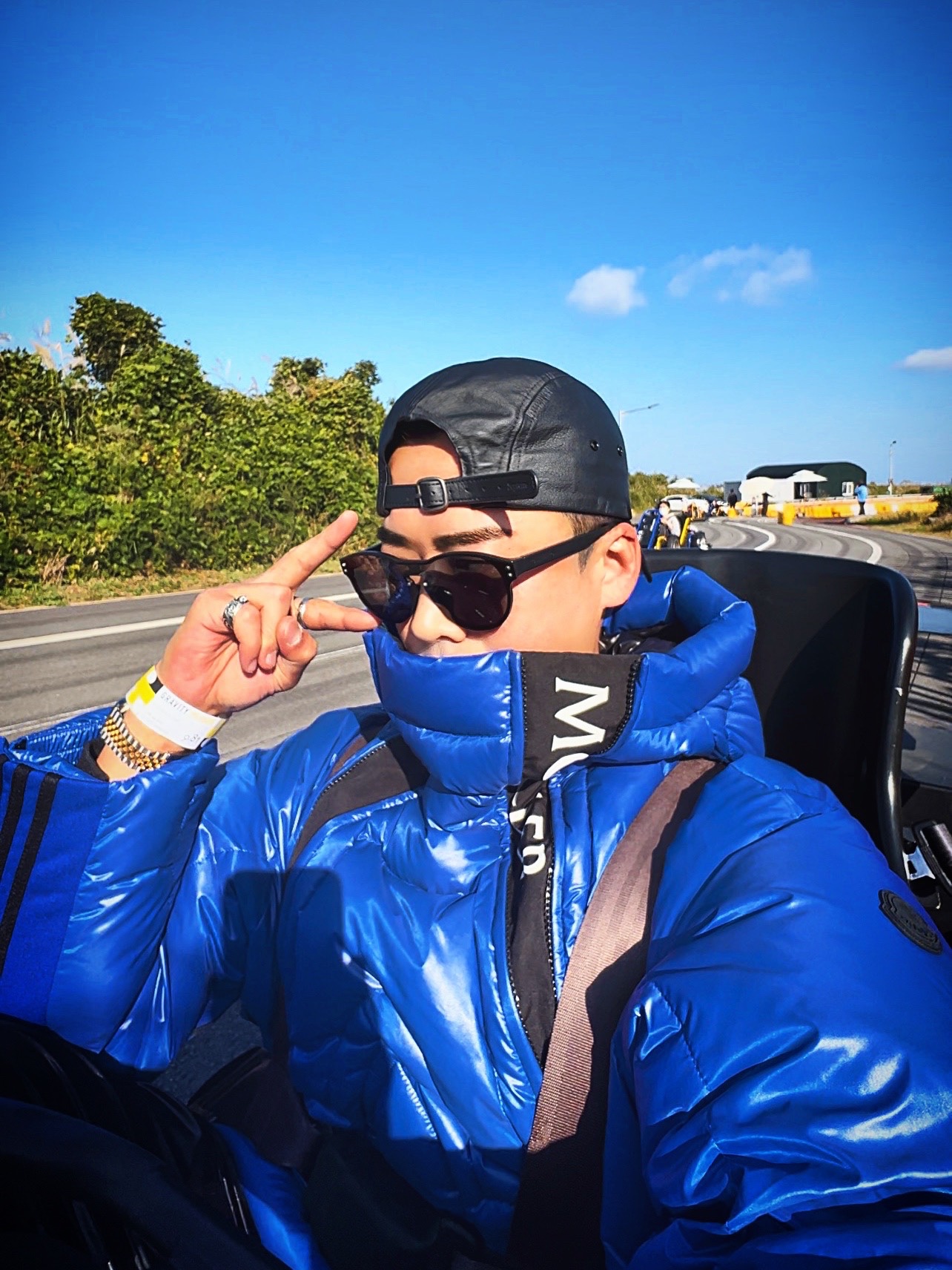 Supreme Leather Camp Cap Black - 21SS, Moncler x Adidas Chambery Short Down Jacket Blue - 23FW 착용 스타일 - 6