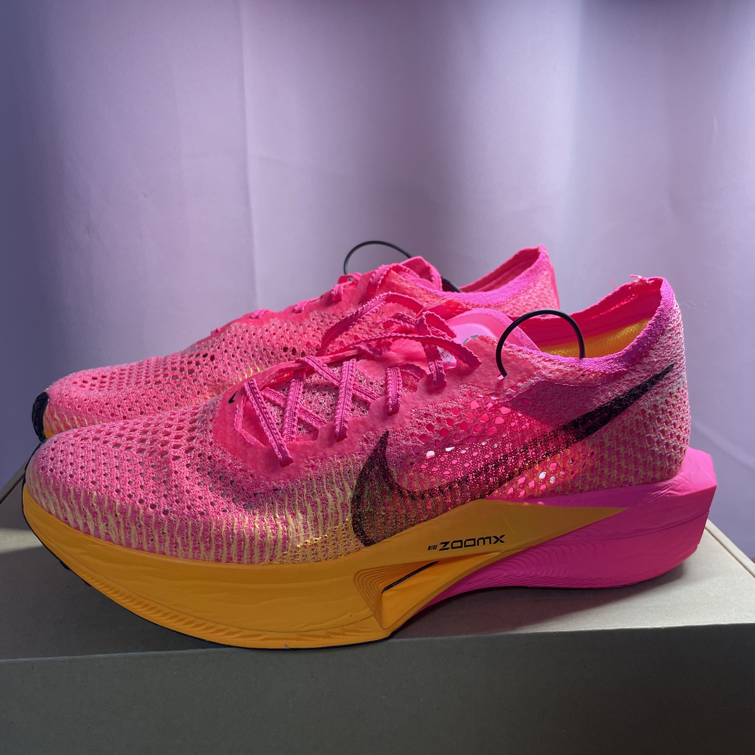 Nike ZoomX Vaporfly Next% 3 Hyper Pink 착용 스타일 - 2