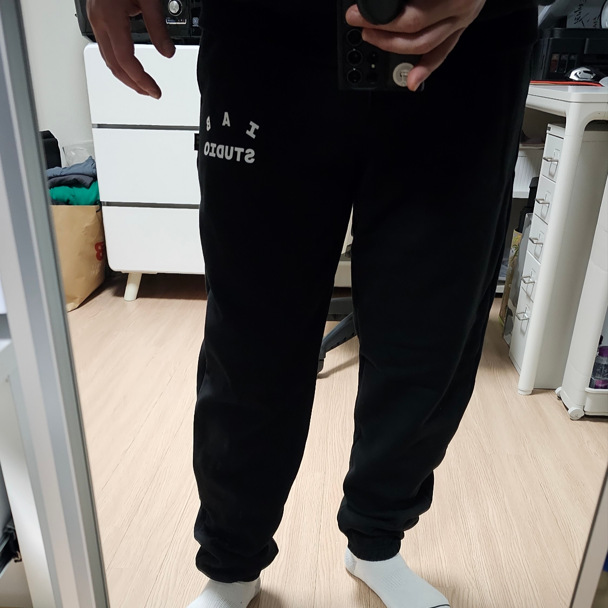 IAB Studio Sweatpants Black White - 23SS, IAB Studio Half Zip-Up Black White 착용 스타일 - 3