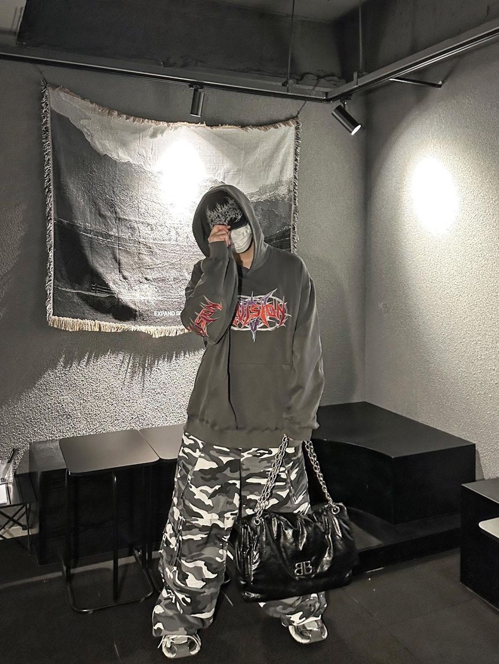 Civision by CSC Death Core Hoodie Charcoal 착용 스타일