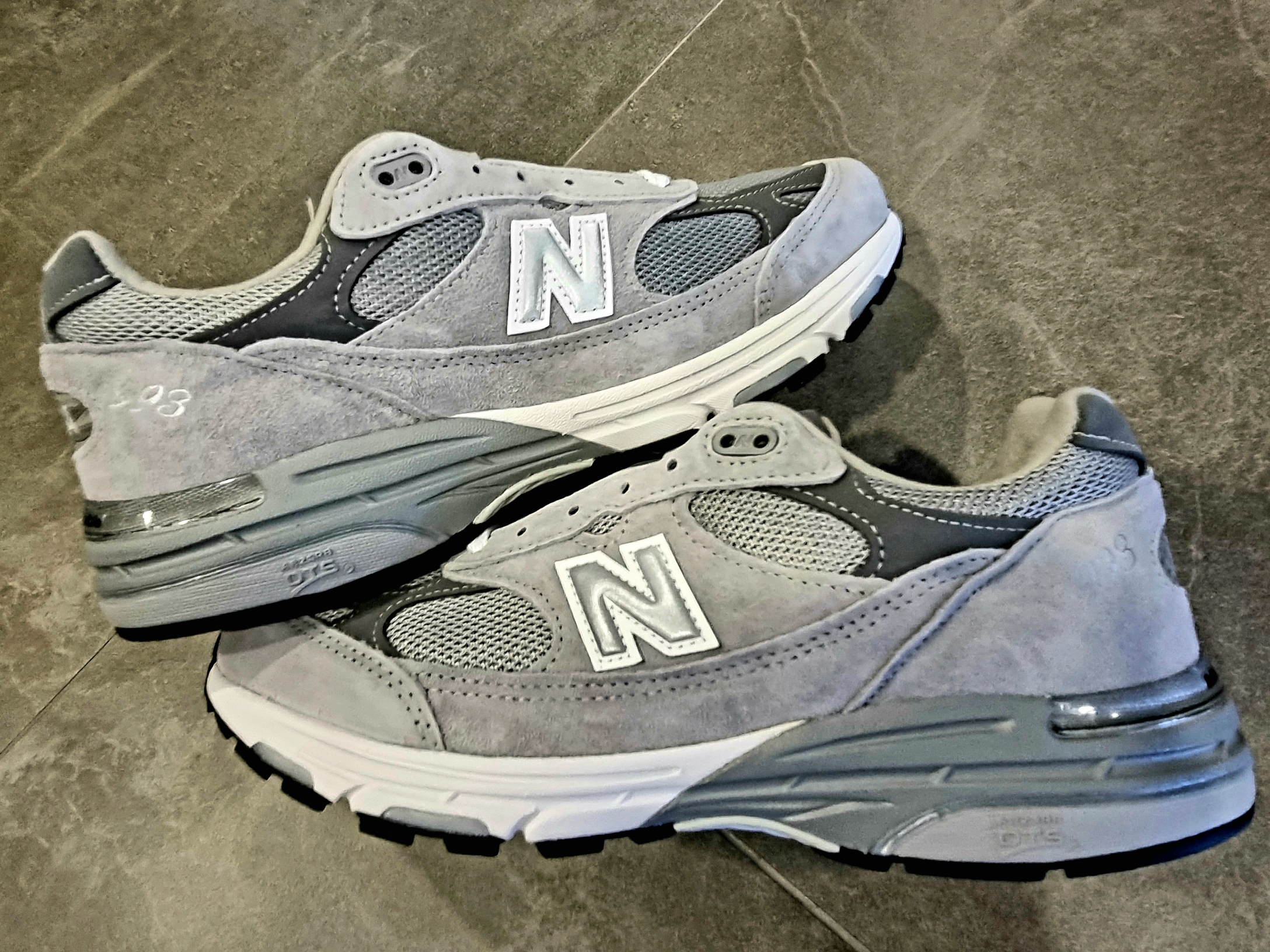 New Balance 993 Made in USA Grey - D Standard 착용 스타일 - 3