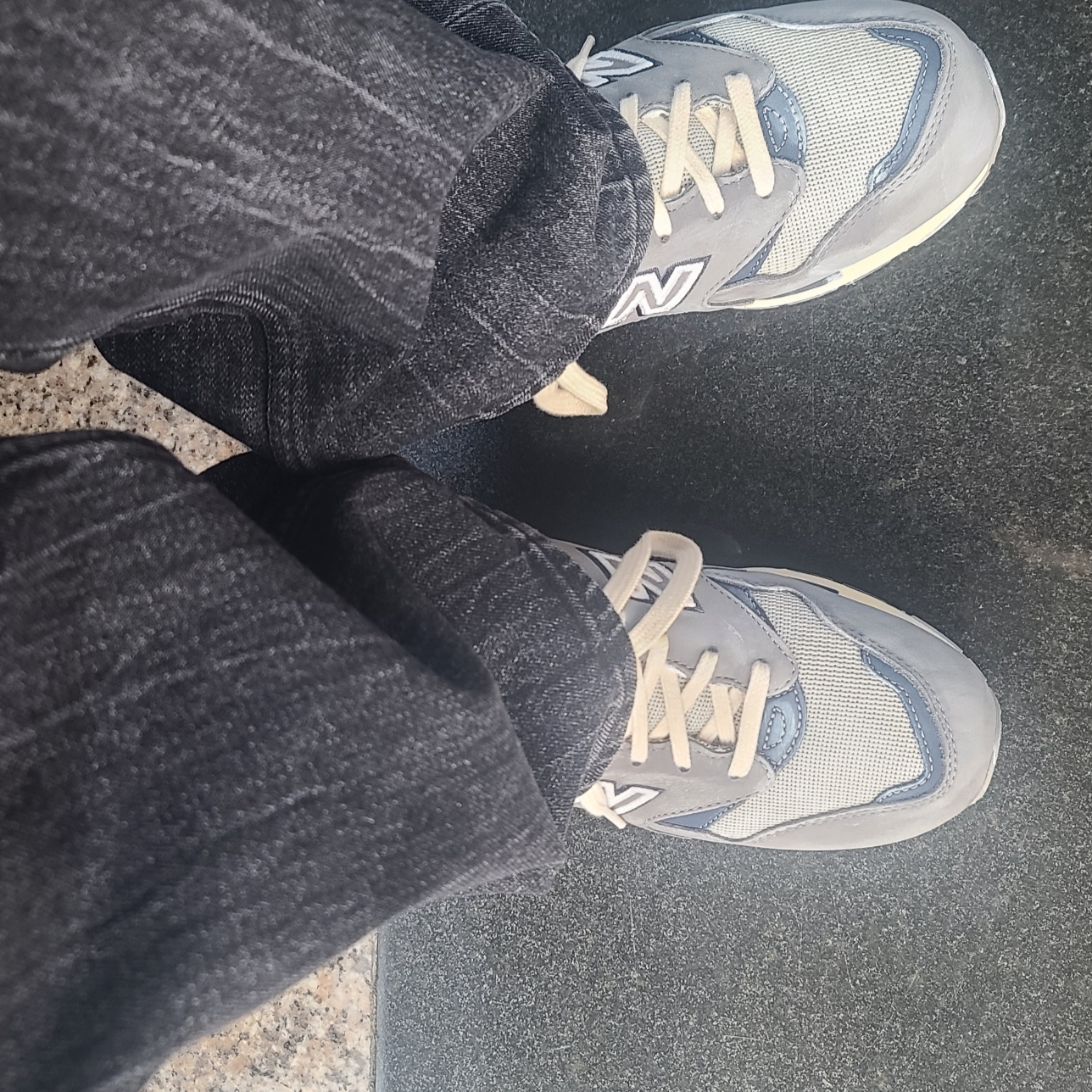 New Balance 1600 Premium Vintage Grey 착용 스타일 - 5