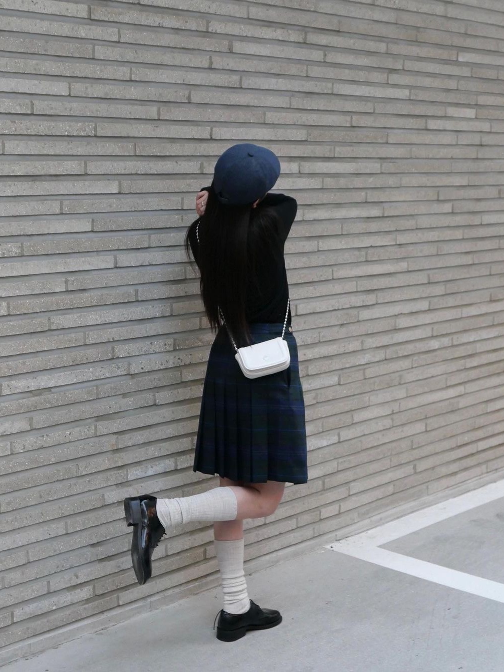 Heeari Women Poppy Chain Mini Bag Ivory, Heeari Women Poppy Chain Mini Bag Pink 착용 스타일