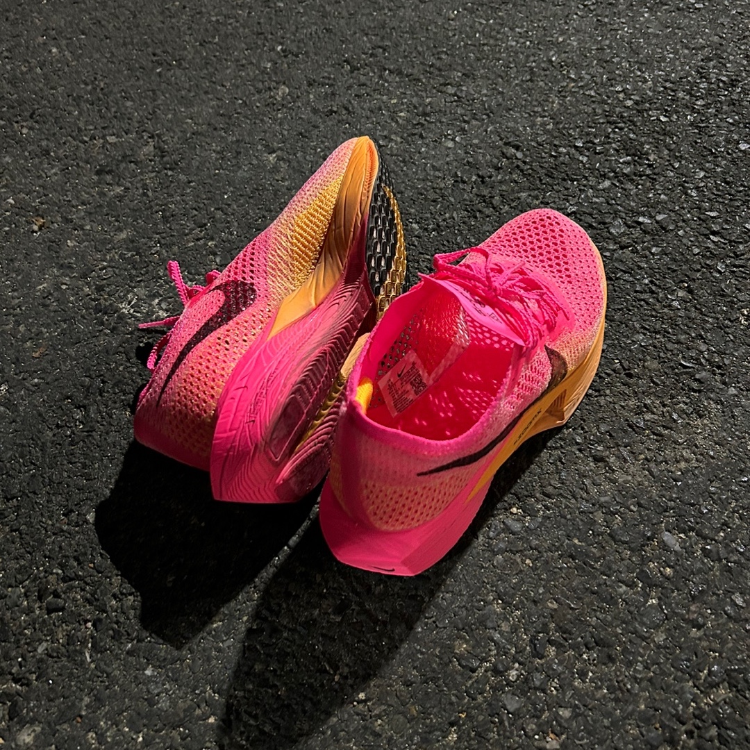 Nike ZoomX Vaporfly Next% 3 Hyper Pink 착용 스타일