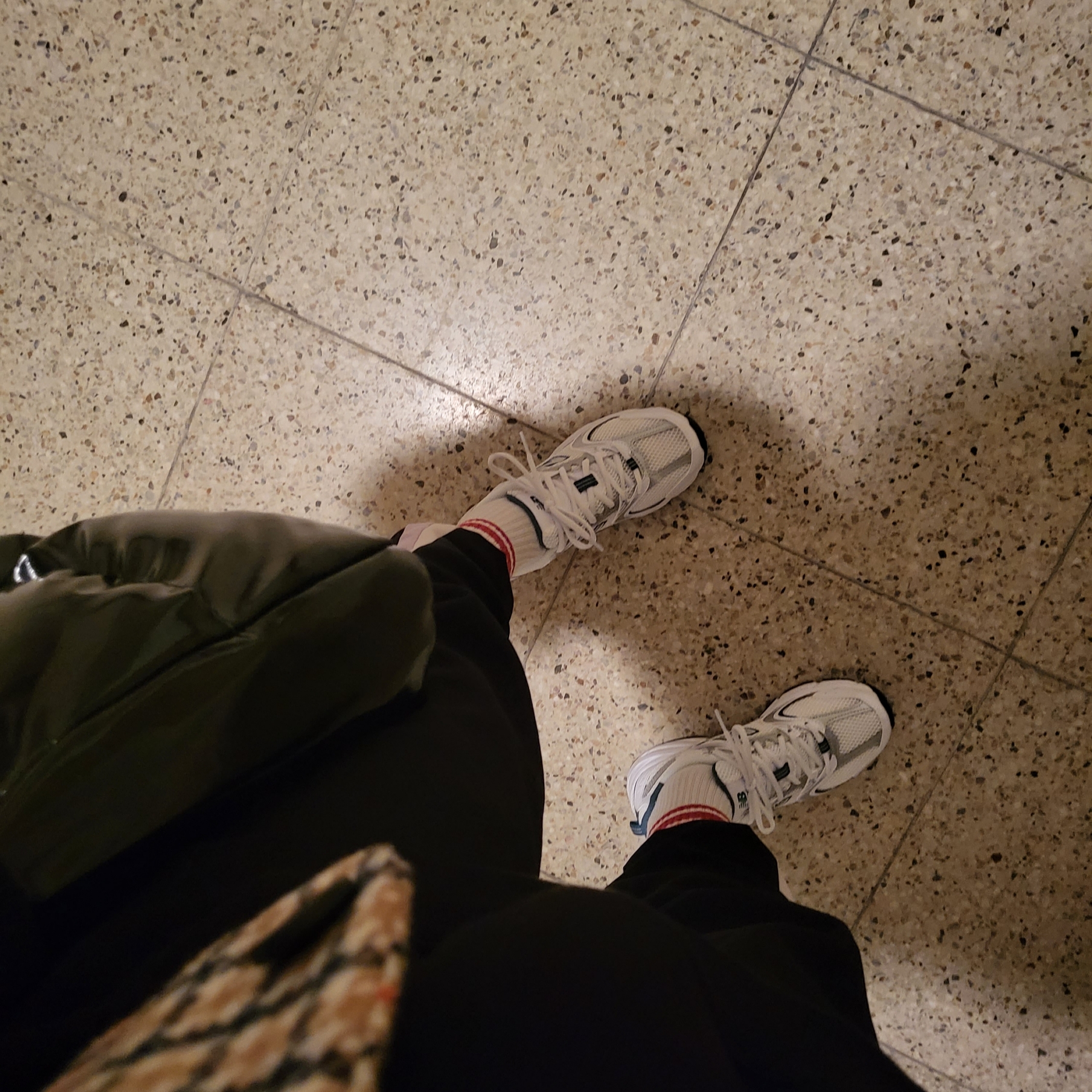 New Balance 530 White Mint 착용 스타일