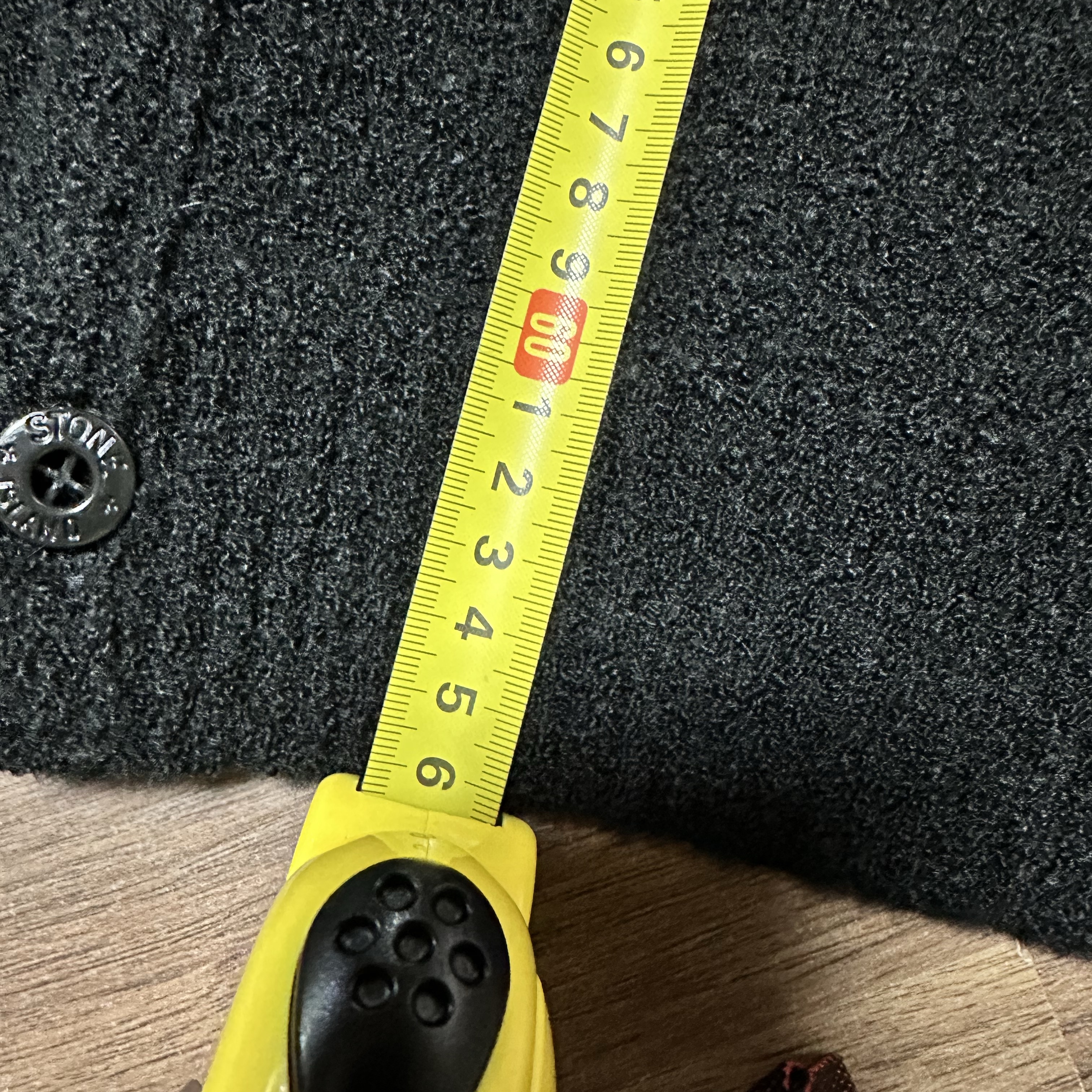 Supreme x Stone Island Boucle Cardigan Black - 23FW, Supreme x Stone Island Boucle Cardigan Olive - 23FW 착용 스타일 - 5