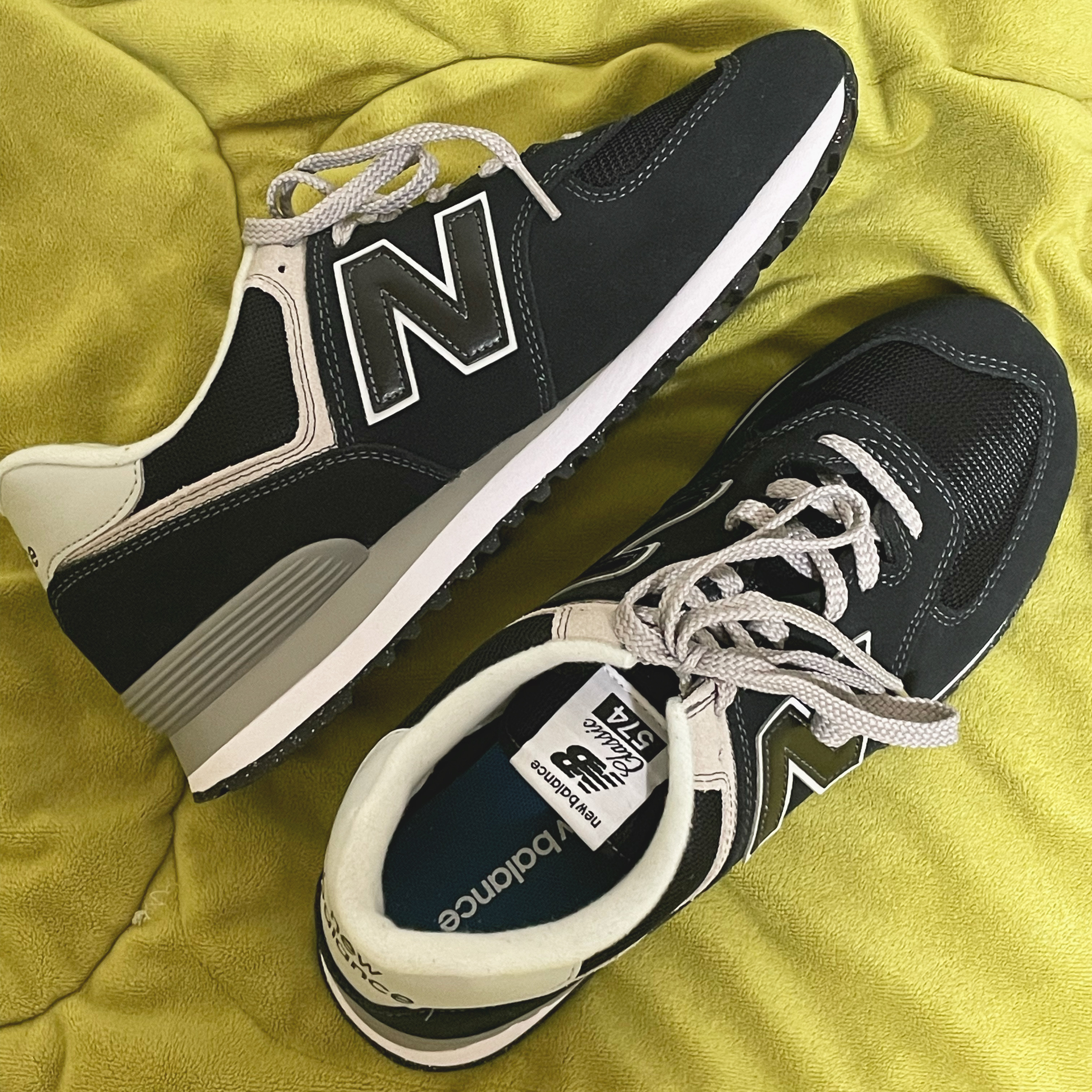 New Balance 574 Black - D Standard 착용 스타일