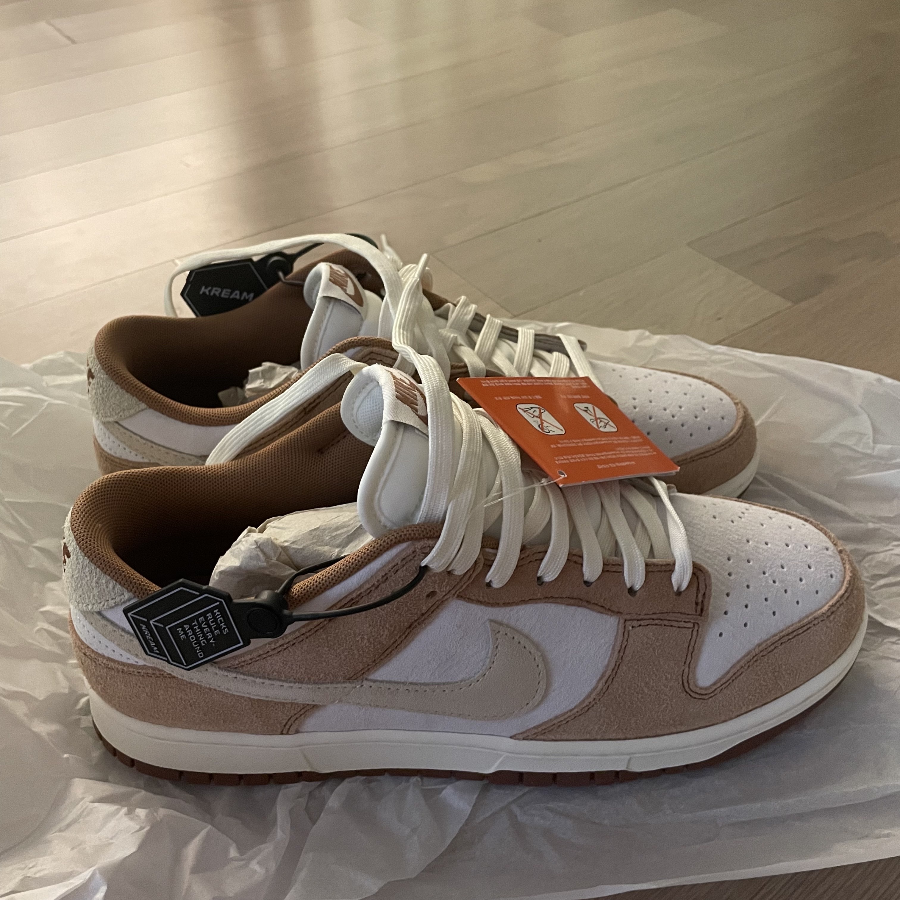 Nike Dunk Low Pro Premium Medium Curry 착용 스타일 - 2