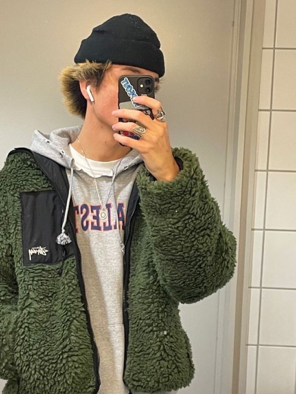 Stussy Sherpa Jacket Olive, Stussy Sherpa Reversible Vest Olive 착용 스타일 - 3