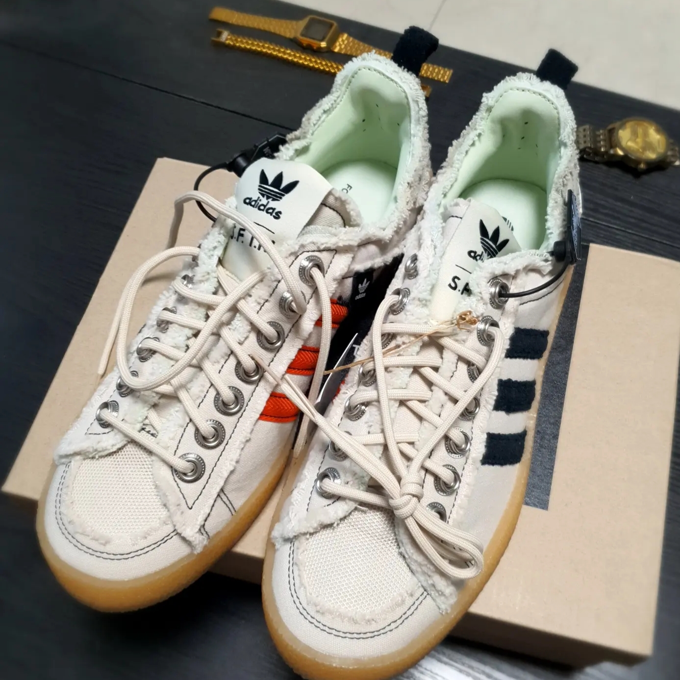 Adidas x Song for the Mute Campus 80s Bliss Core Black 착용 스타일 - 4
