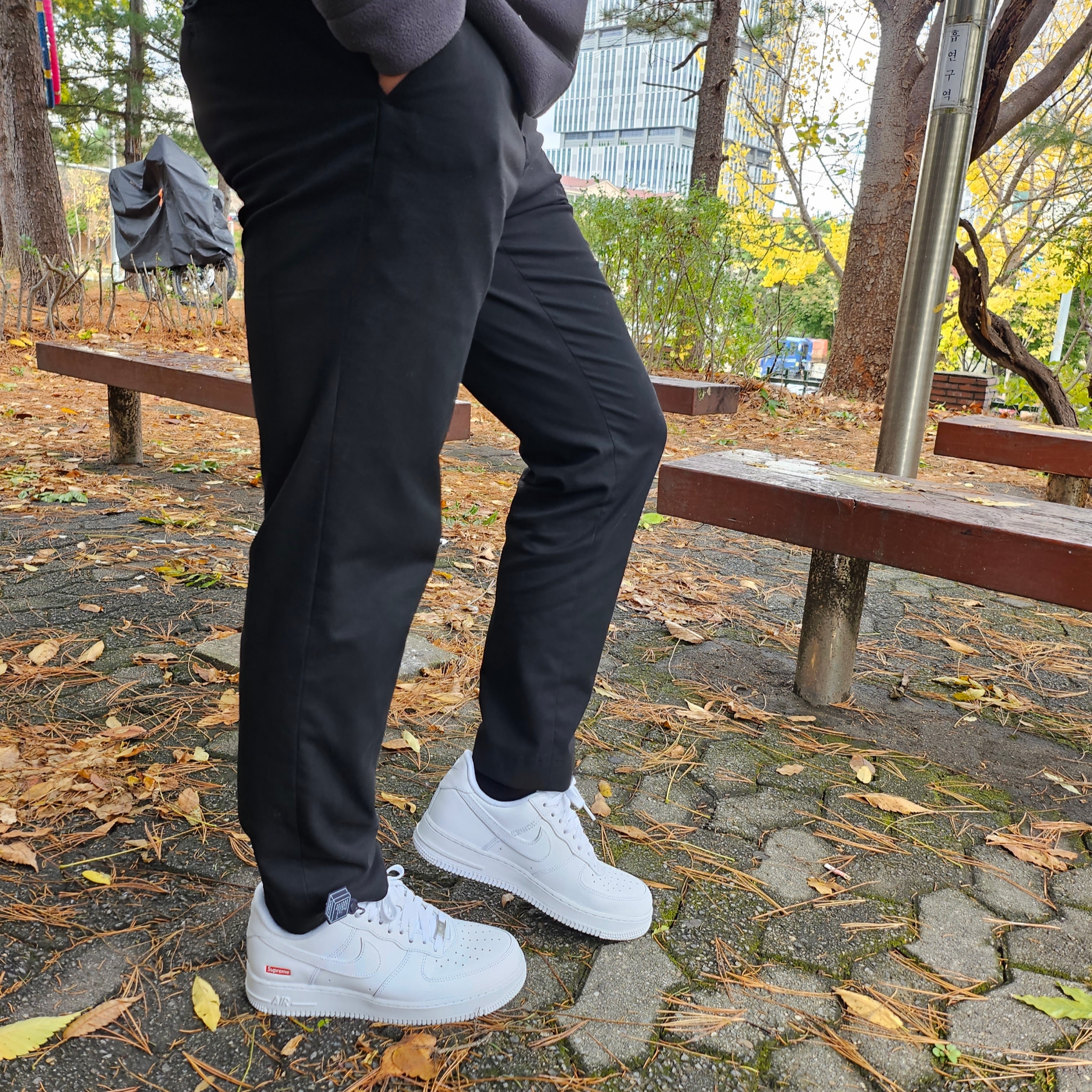 Nike x Supreme Air Force 1 Low White 착용 스타일
