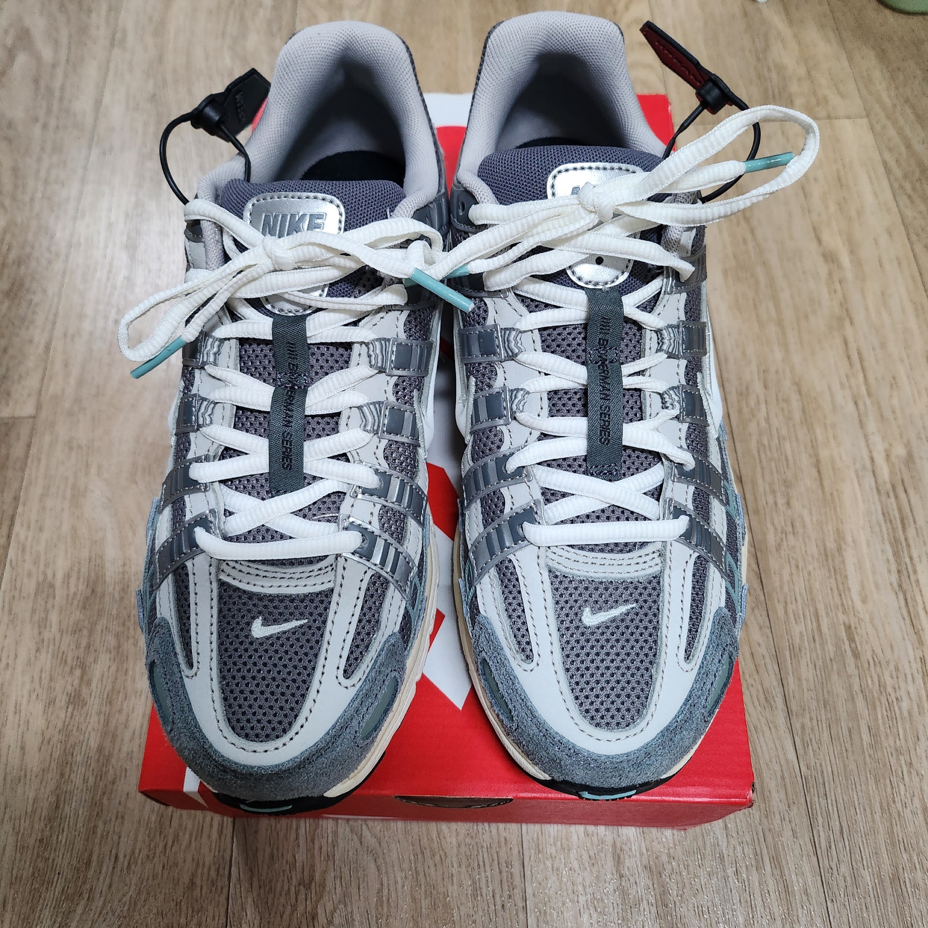 Nike P-6000 Flat Pewter Light Iron Ore 착용 스타일 - 1