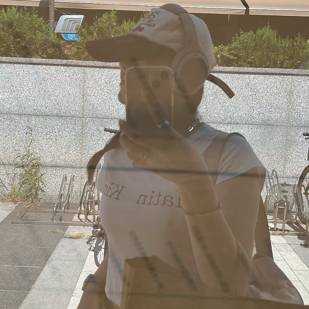 Aeae Web Logo Mesh Cap Black, Sony WH-1000XM5 Silver (Korean Ver.) 착용 스타일