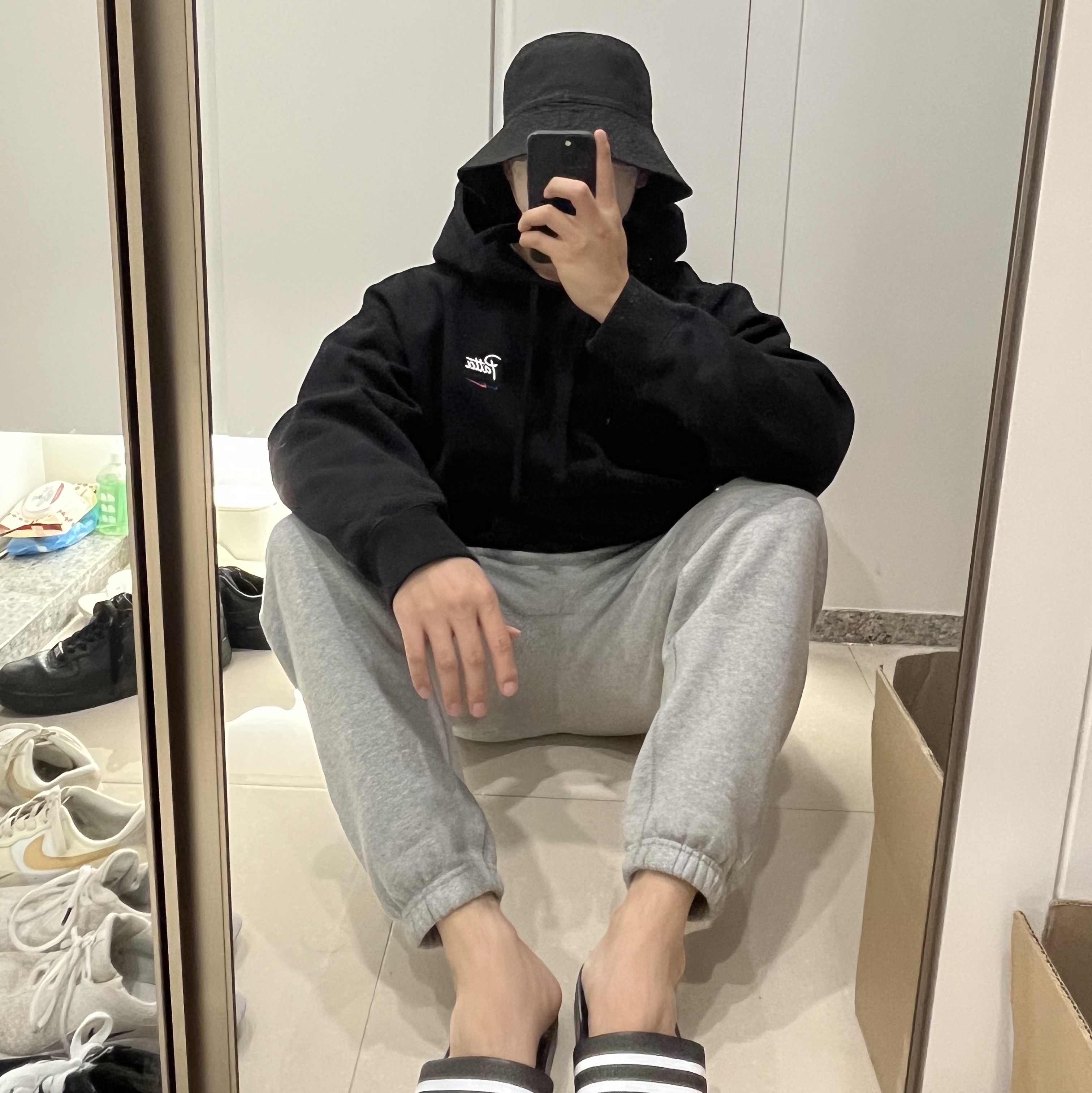Nike x Patta x FC Barcelona Solo Swoosh Hoodie Culers del Món (FD4147-010) 착용 스타일 - 1