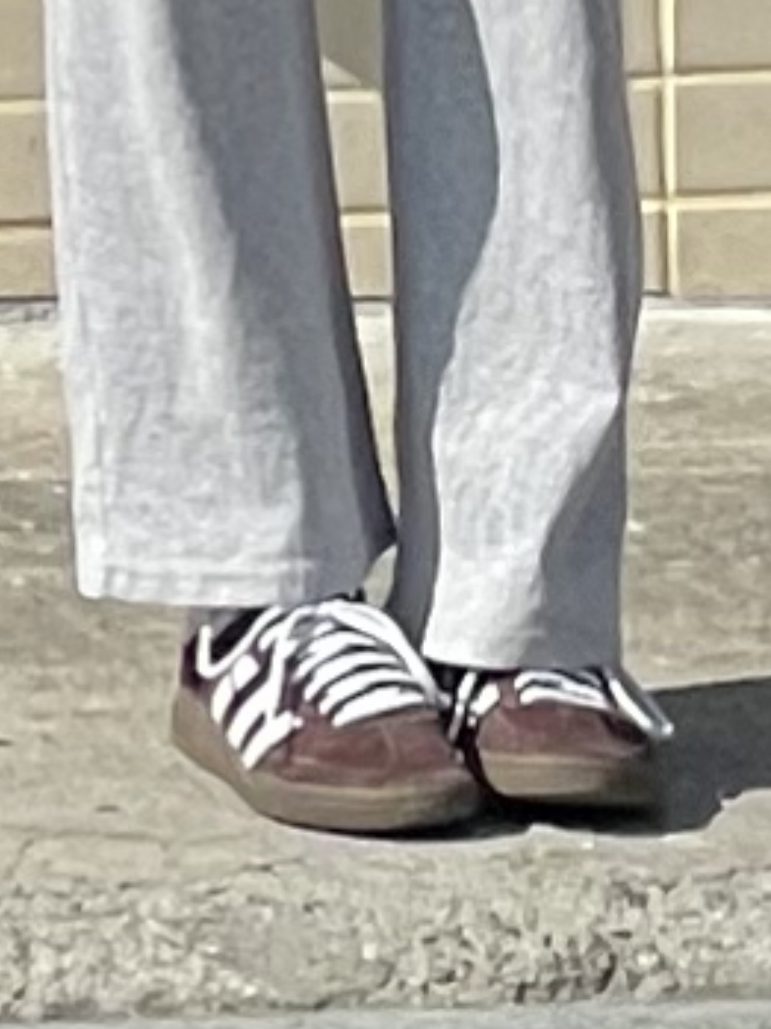 Adidas Spezial Handball Shadow Brown White 착용 스타일 - 1