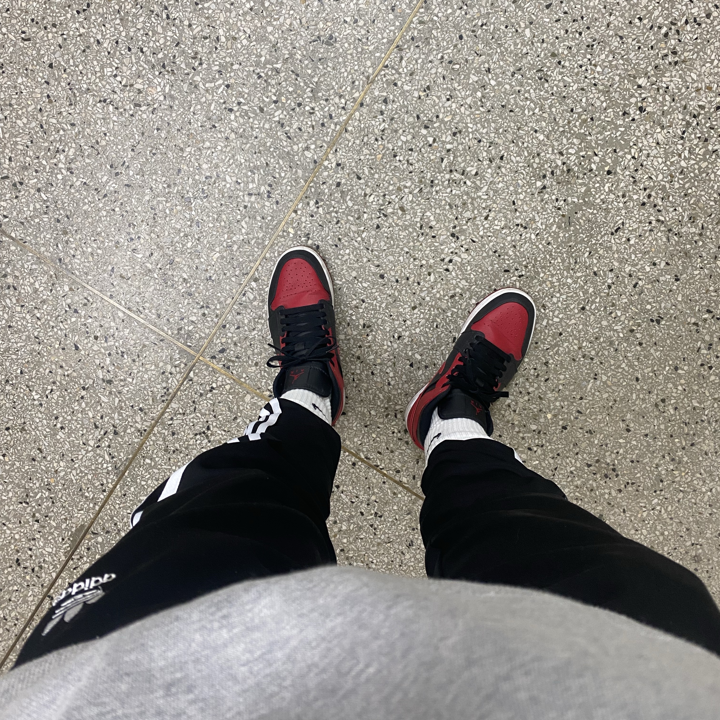 Jordan 1 Mid Bred Banned 2020 착용 스타일